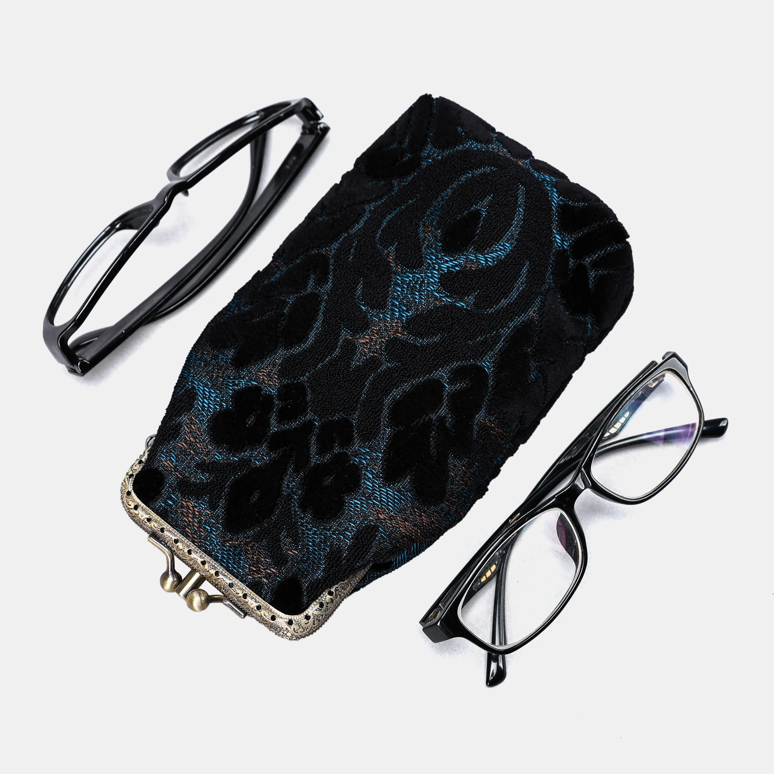 Burnout Velvet Black Carpet Eyeglasses Case - Image 3
