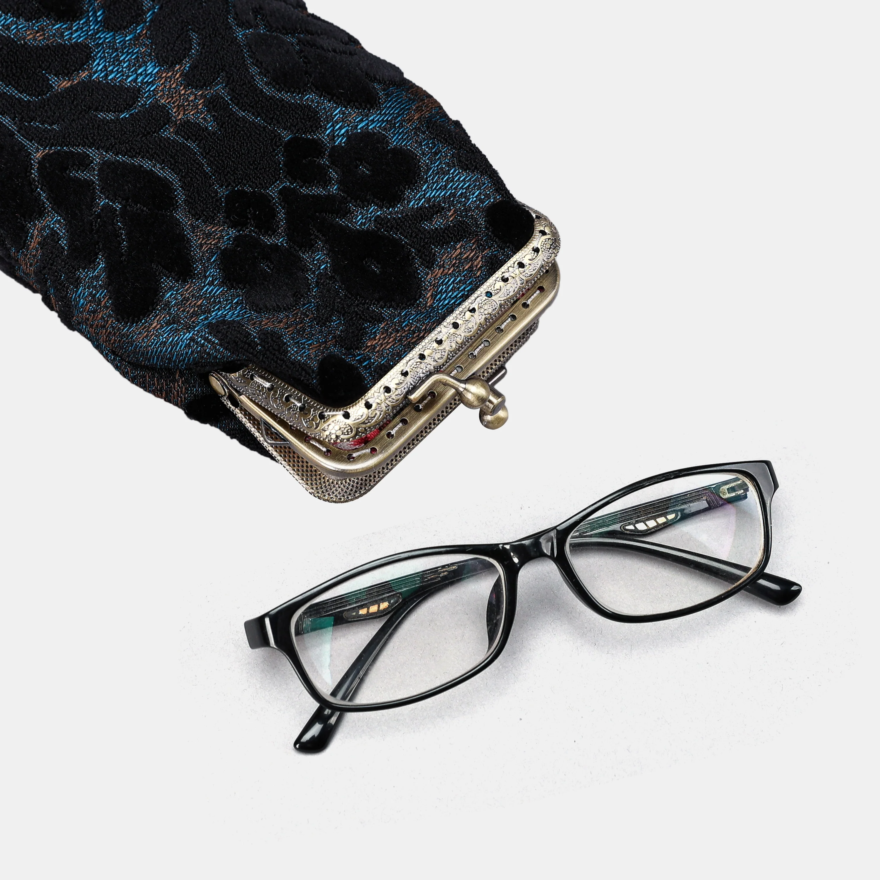 Burnout Velvet Black Carpet Eyeglasses Case - Image 5