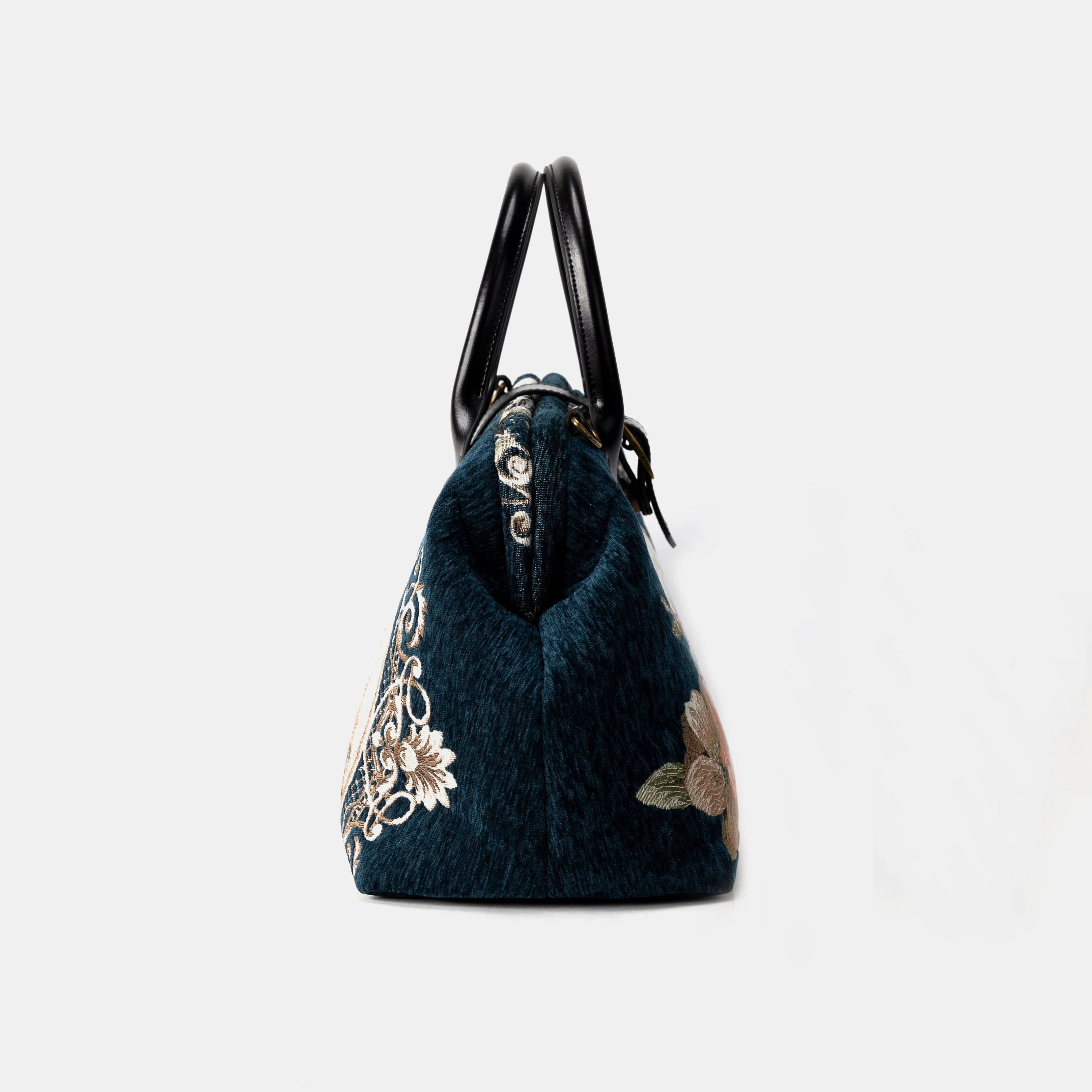 Chateau Cyprus Green Carpet Handbag Purse - Image 3