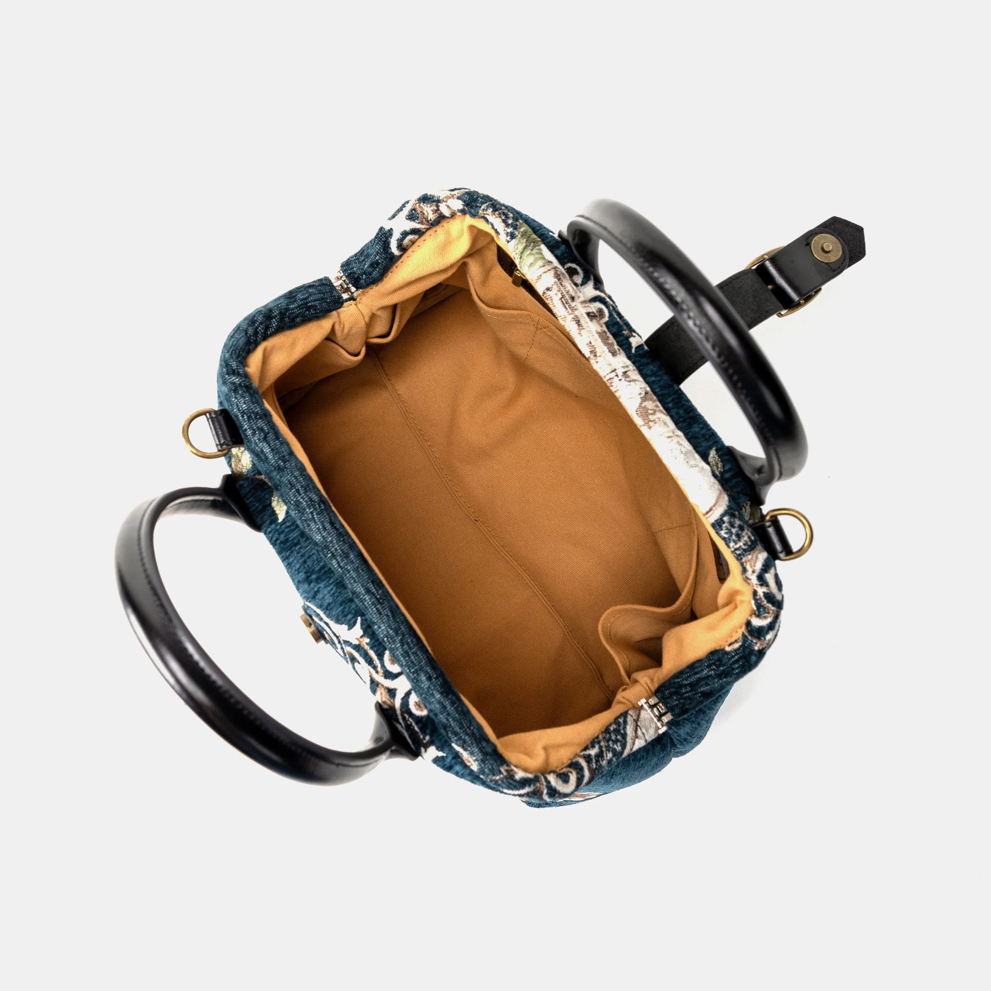 Chateau Cyprus Green Carpet Handbag Purse - Image 6