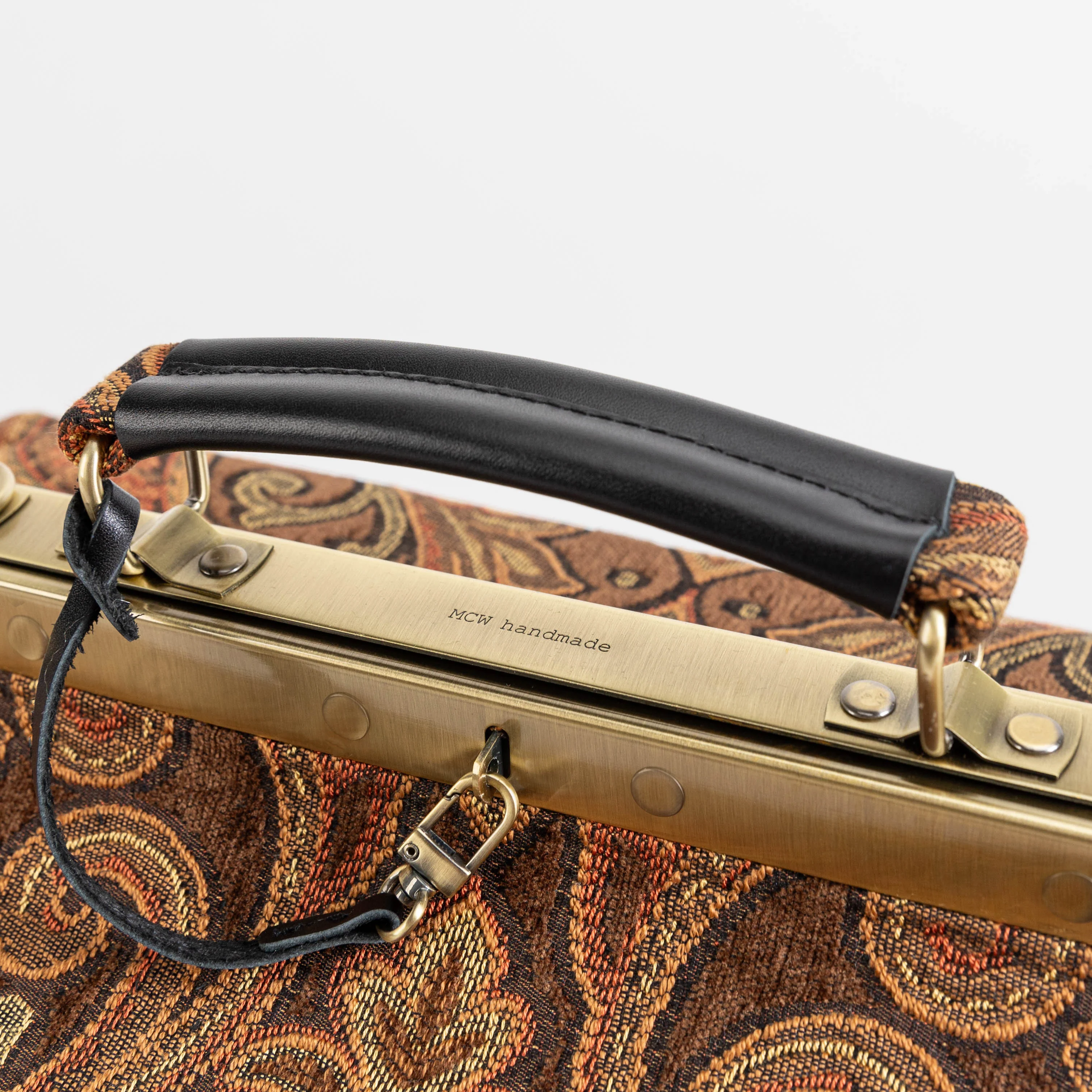 Damask D. Brown Genevieve Carpet Gladstone Bag - Image 4