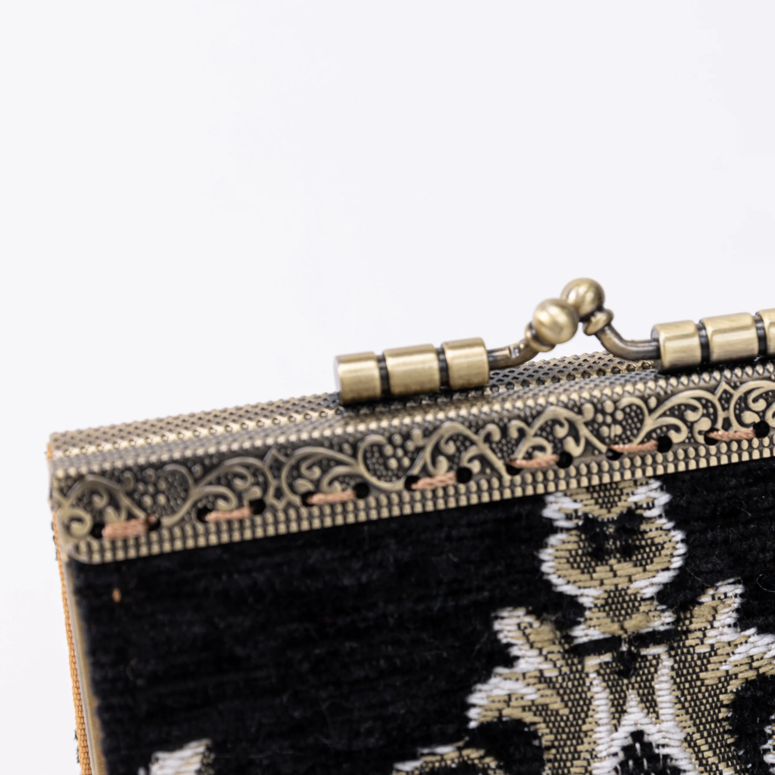 Eternal Elegance Black Card Wallet - Image 5