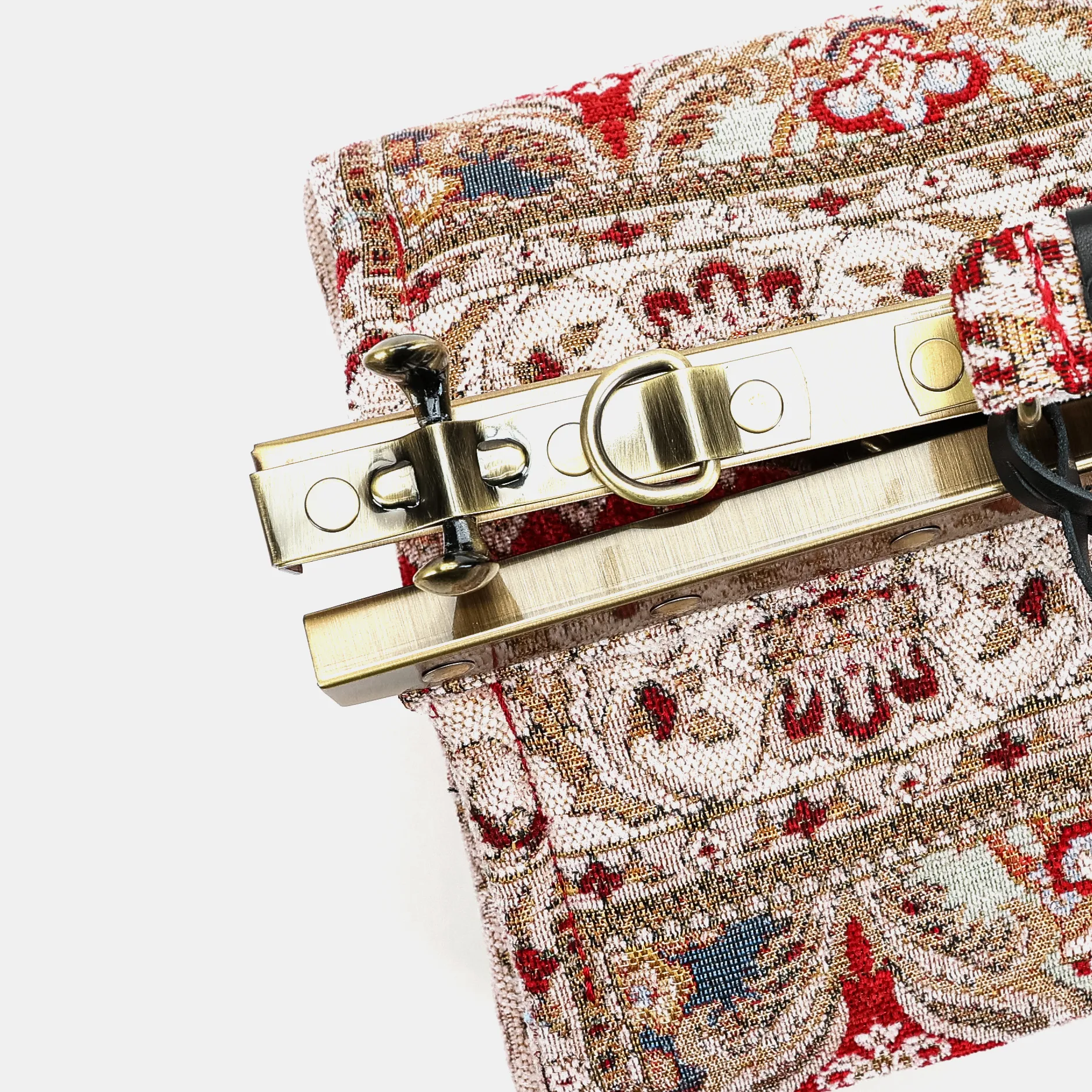Golden Age Red Genevieve Carpet Gladstone Bag - Image 4