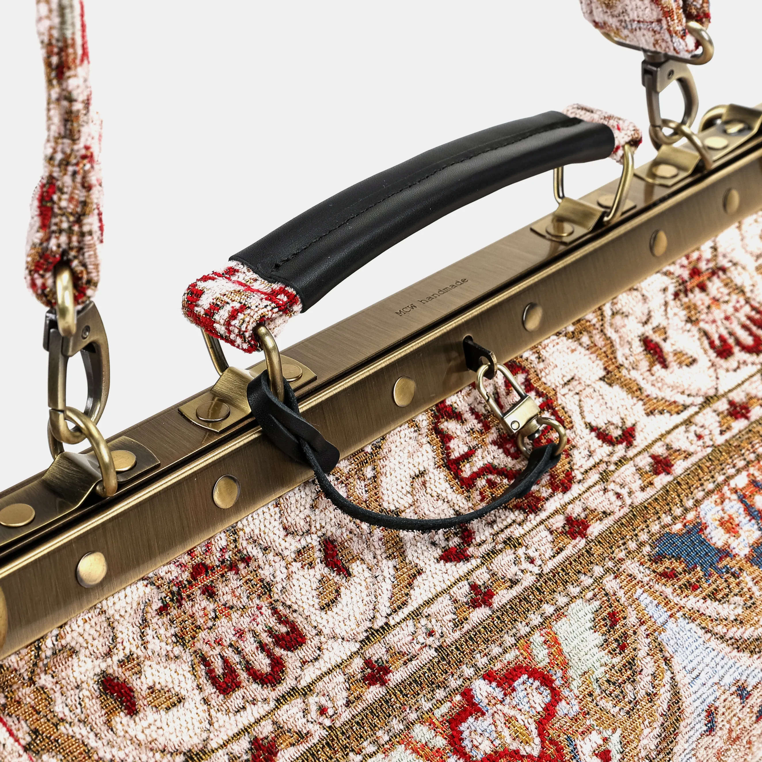 Golden Age Red Genevieve Carpet Gladstone Bag - Image 5
