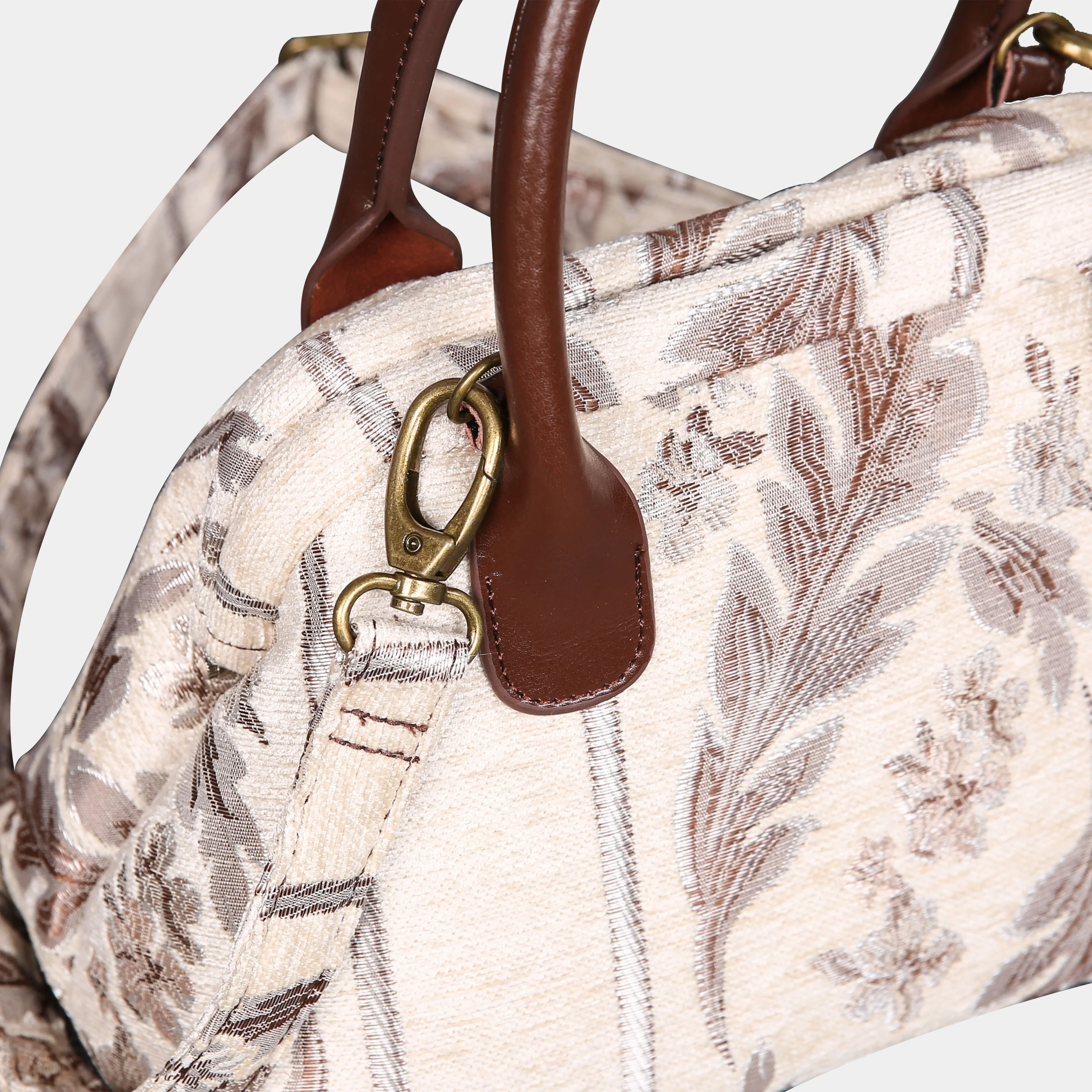 Victorian Stripes Cream Carpet Satchel - Image 4