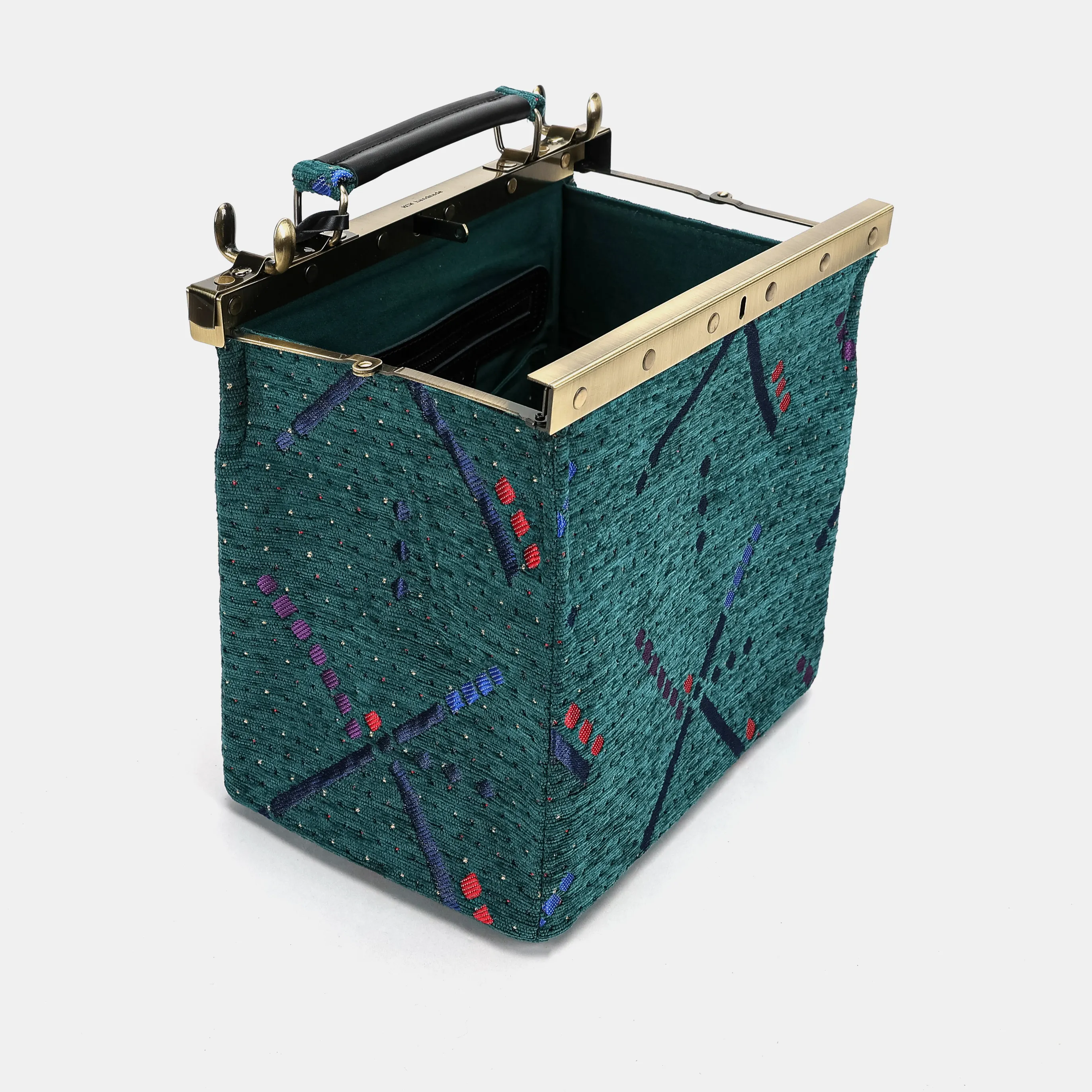 PDX Portland Airport Cecile Carpet Purse Gladstone Bag - Image 9