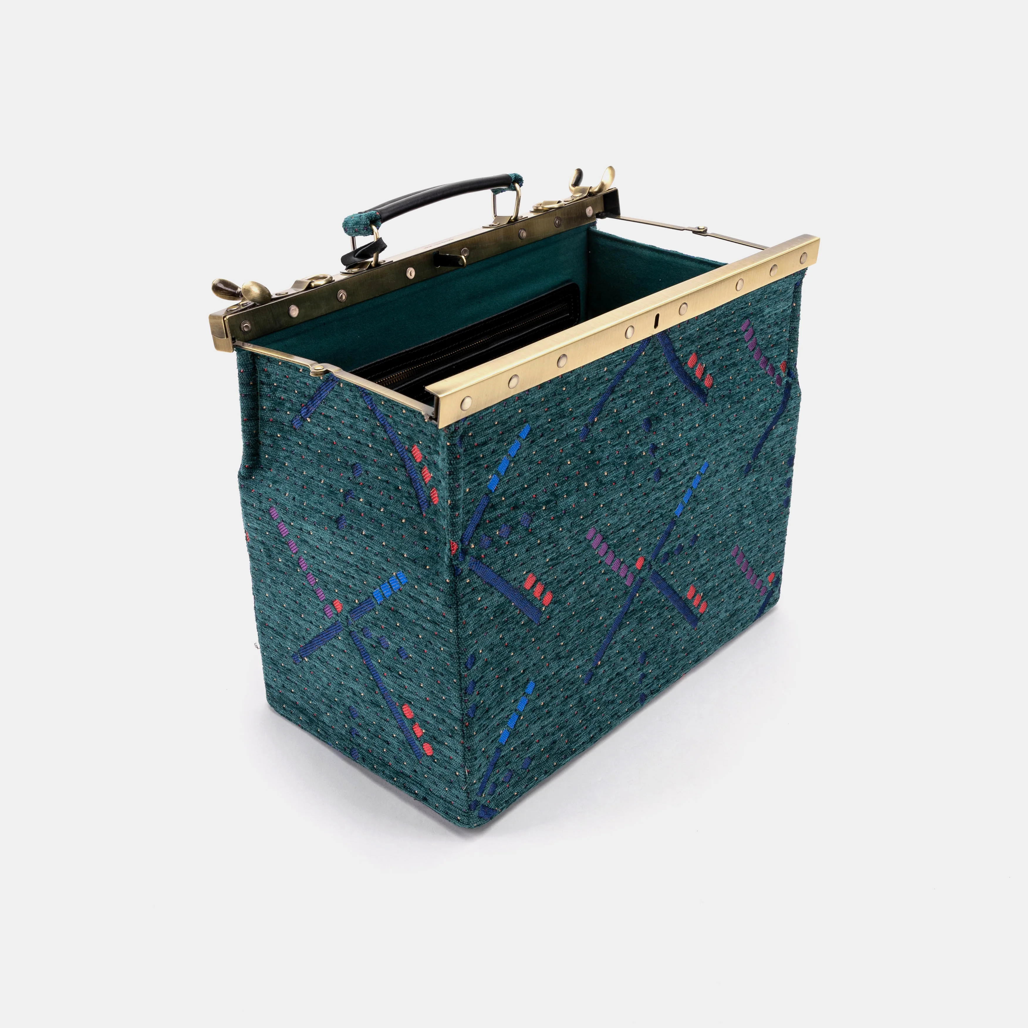PDX Portland Airport Genevieve Carpet Gladstone Bag - Image 10