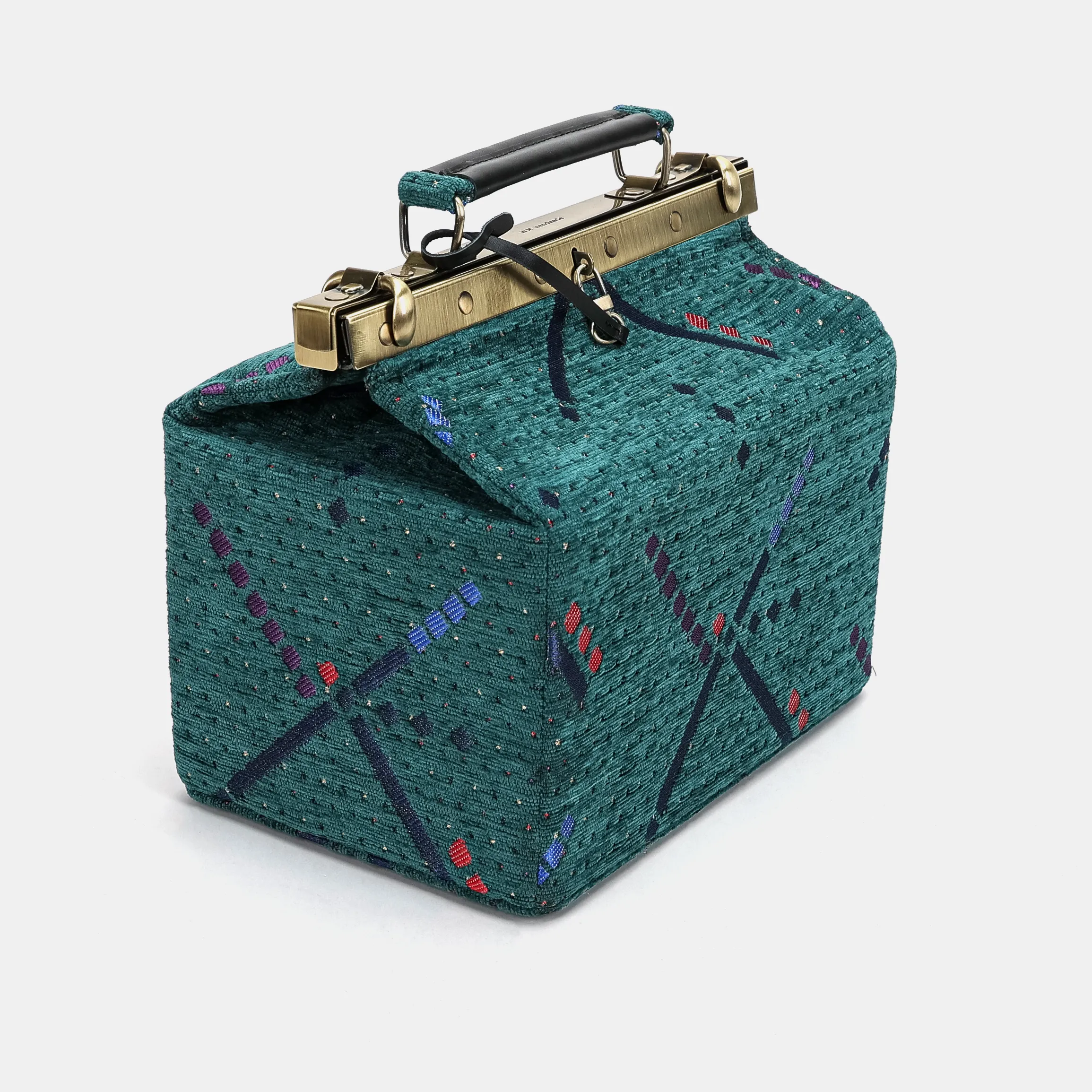 PDX Portland Airport Vivienne Carpet Purse Gladstone Bag - Image 4