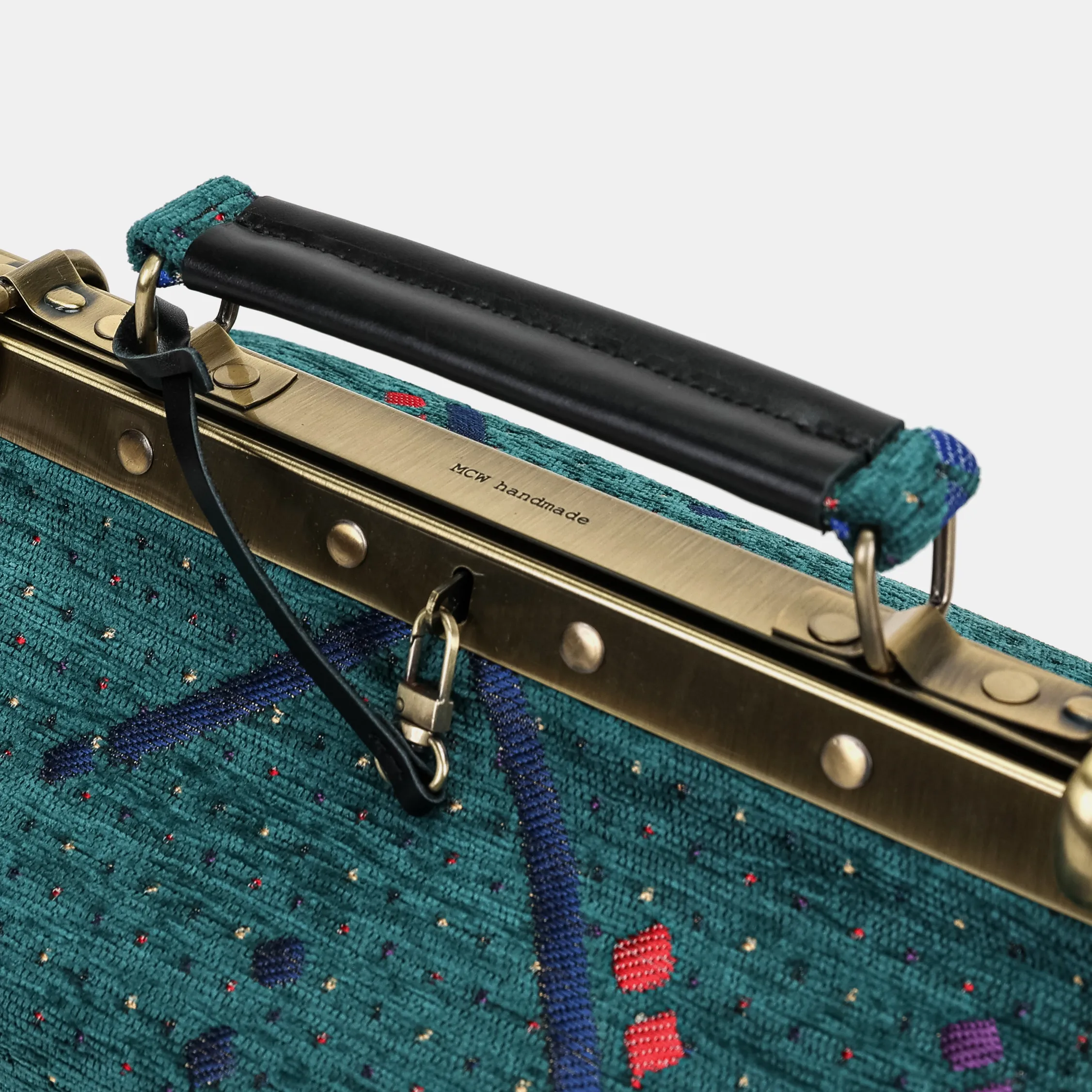 PDX Portland Airport Vivienne Carpet Purse Gladstone Bag - Image 7