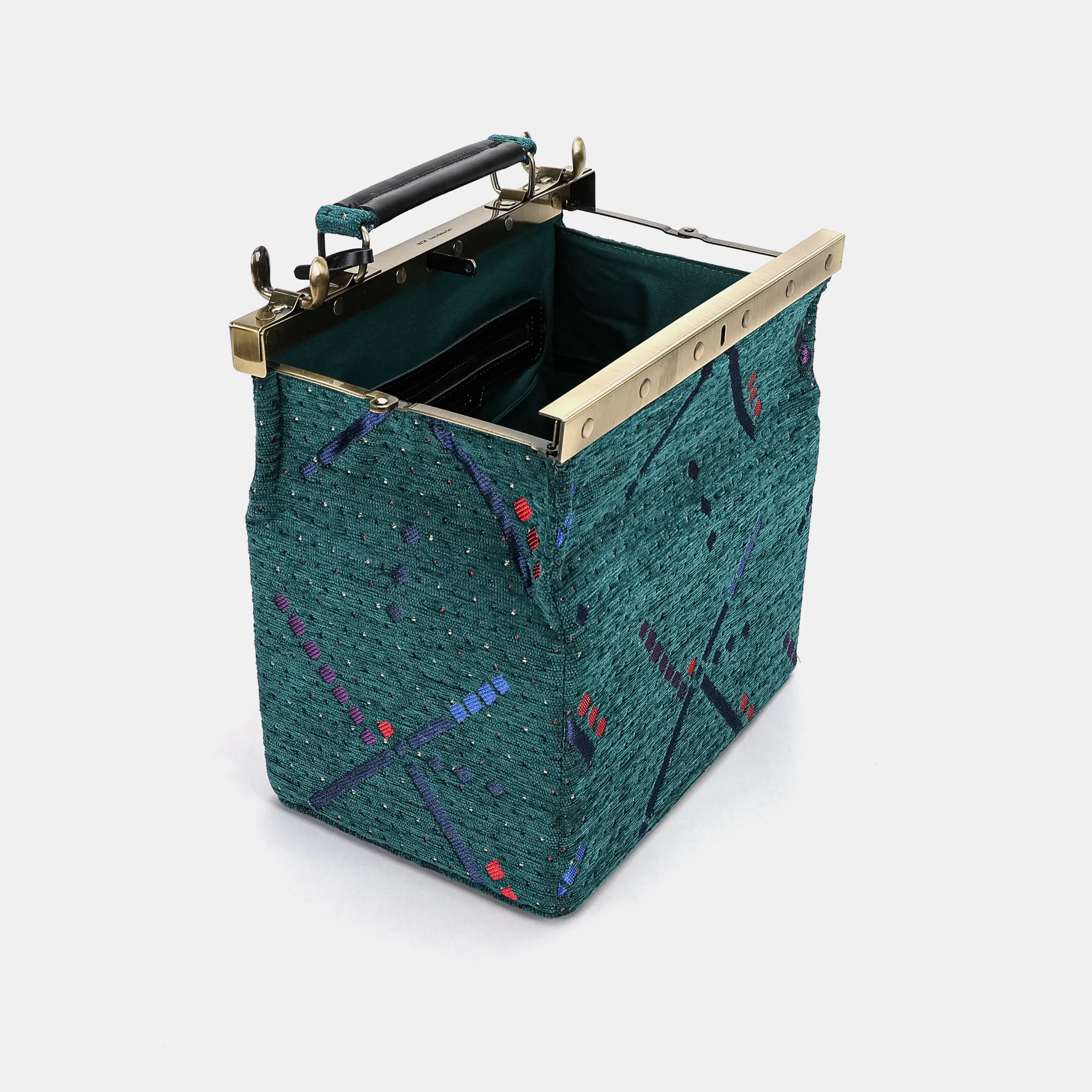 PDX Portland Airport Vivienne Carpet Purse Gladstone Bag - Image 9
