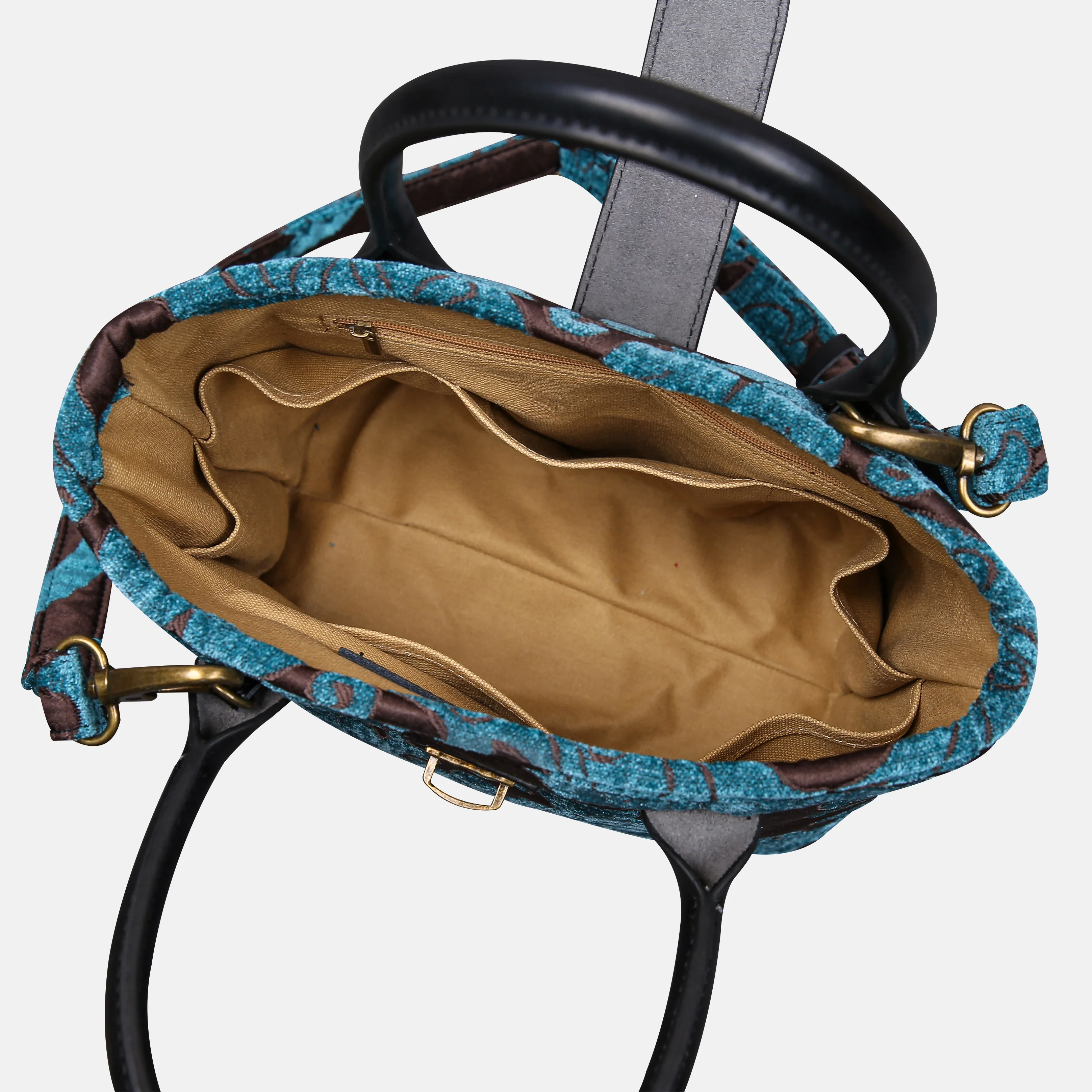 Queen Azure Blue Tuck Lock Carpet Satchel - Image 5