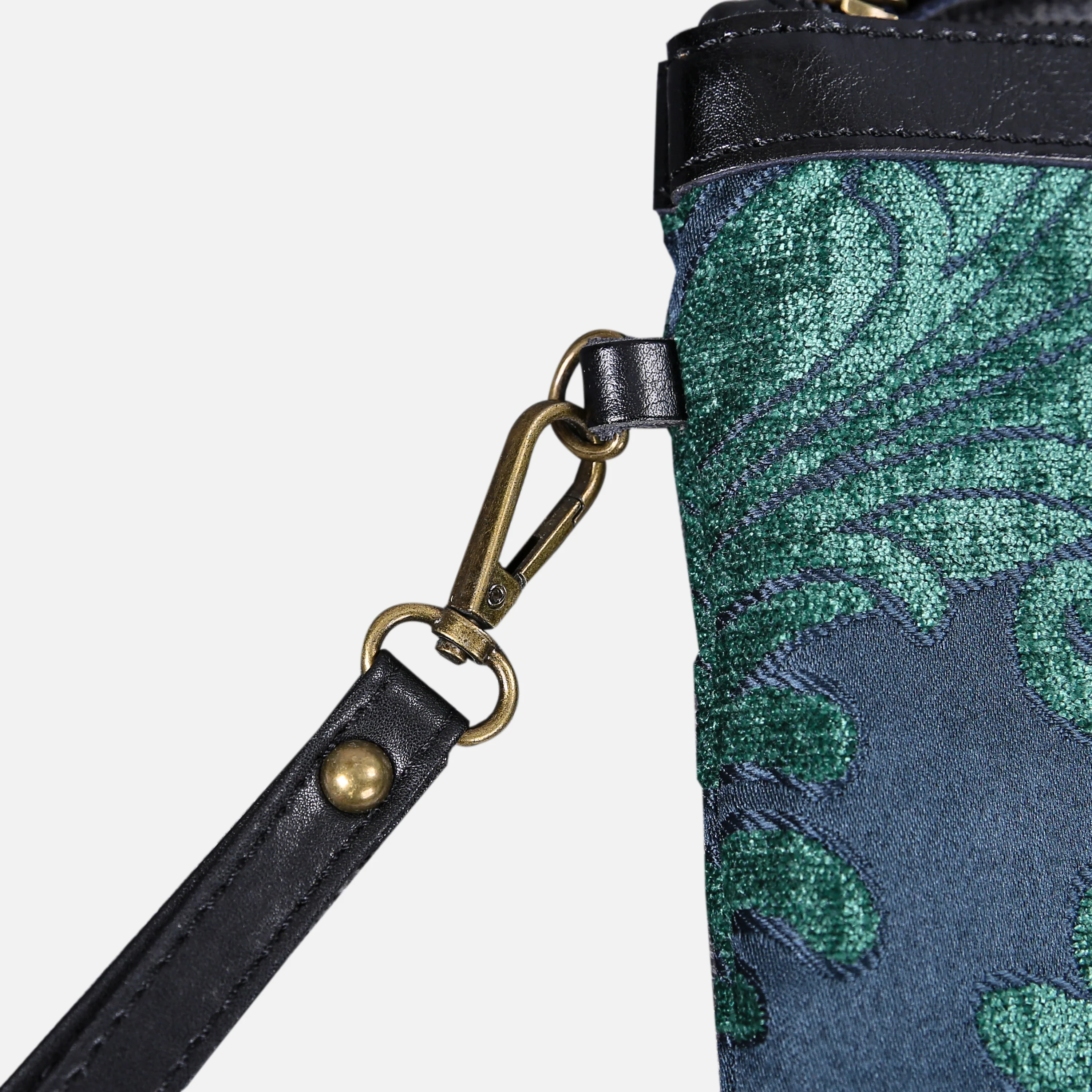 Queen Hunter Green Wristlet Clutch - Image 5