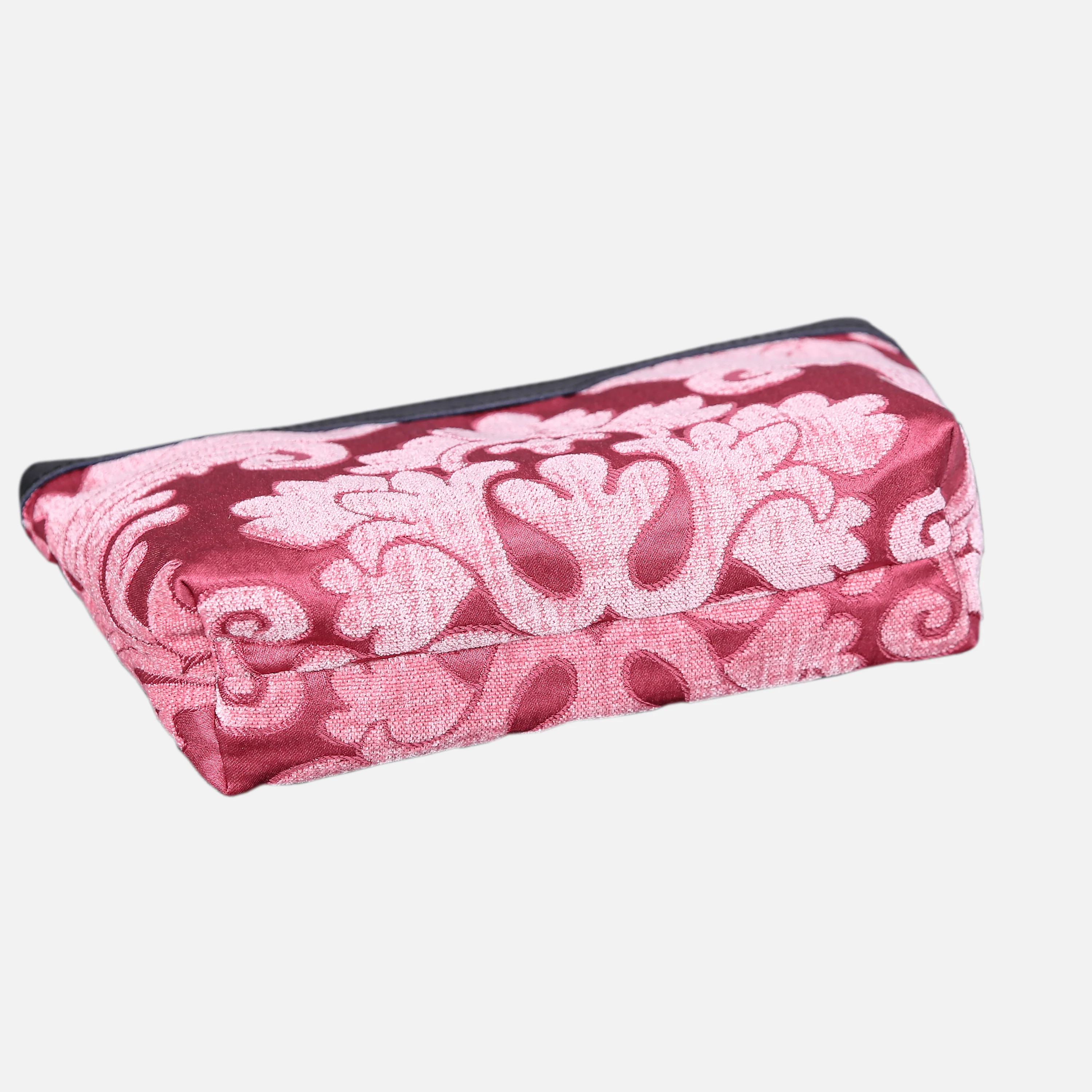 Queen Rose Pink Carpet Makeup Bag - Image 3