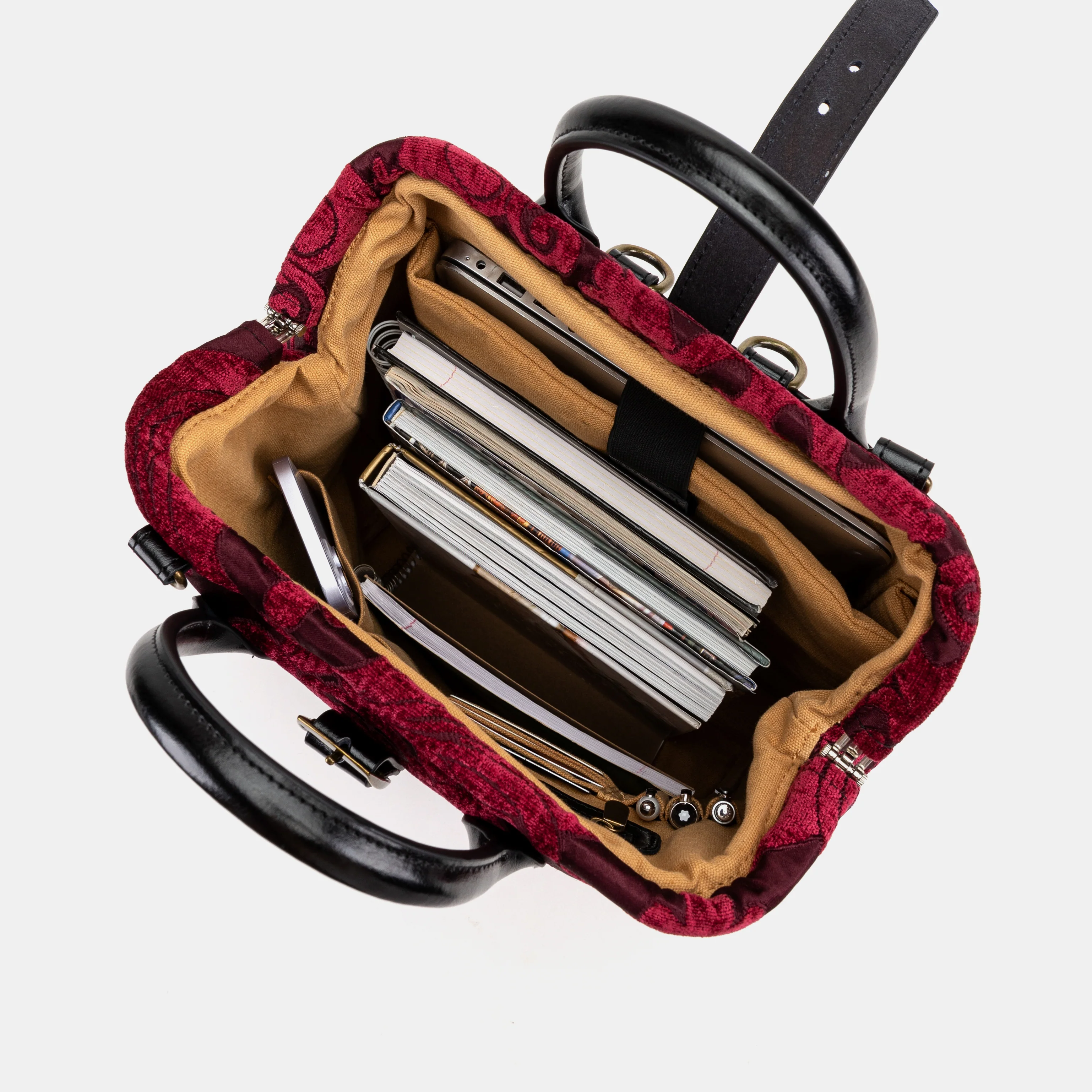 Queen Wine Carpet Laptop Backpack - Image 6