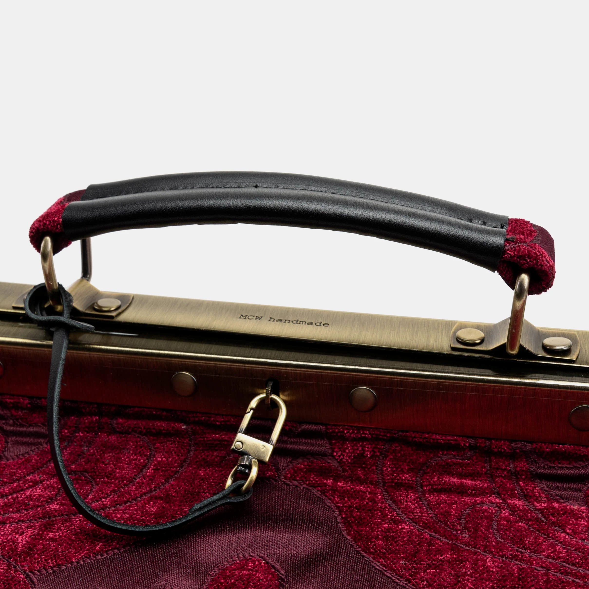 Queen Wine Genevieve Carpet Gladstone Bag - Image 5