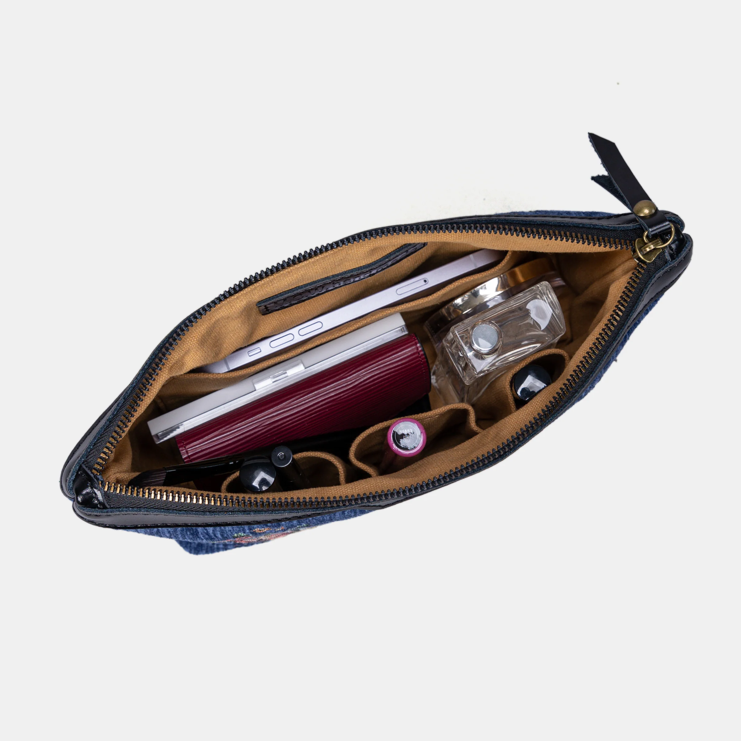 Rose Bouquet Carpet Makeup Bag - Image 6