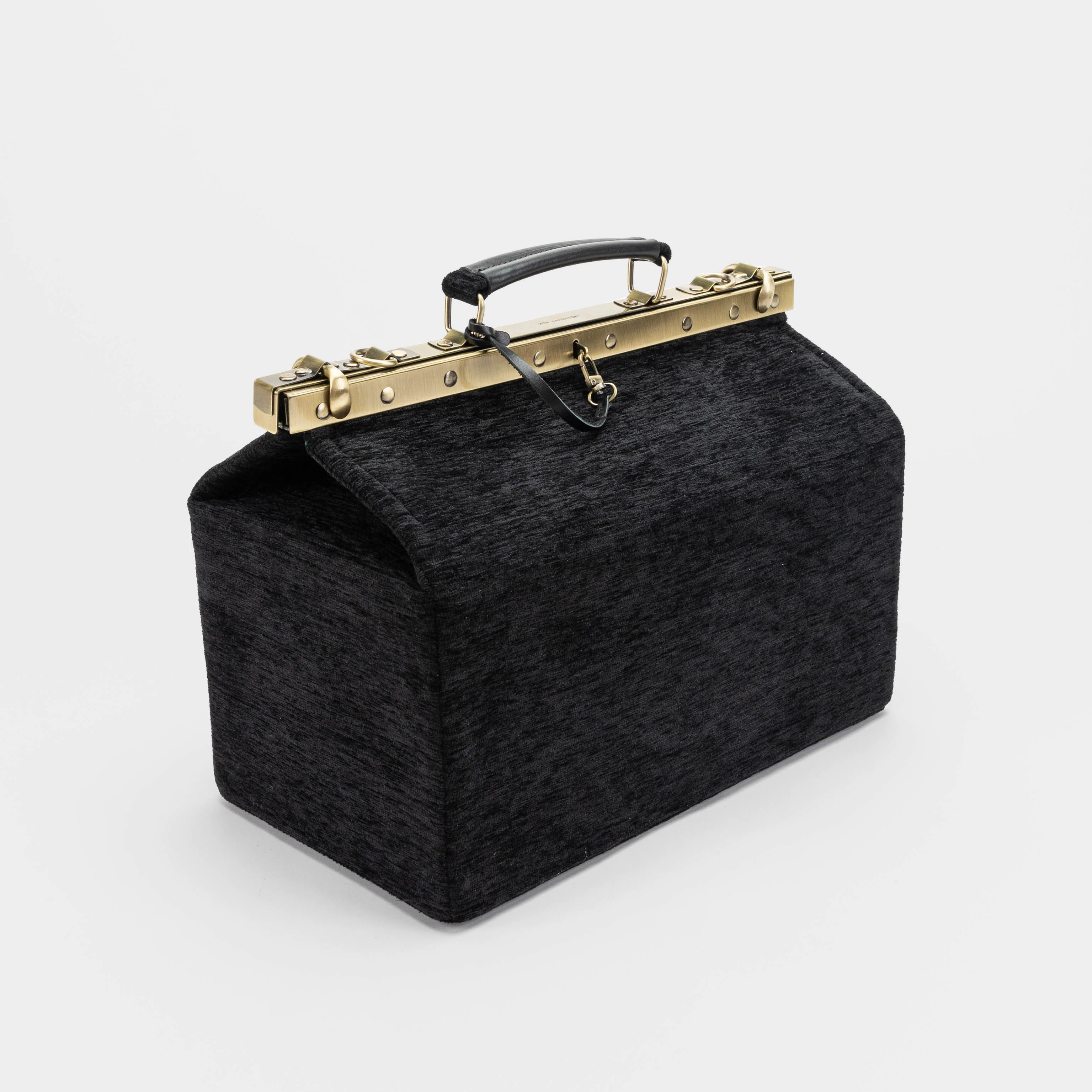 Solid Black Genevieve Carpet Gladstone Bag - Image 3
