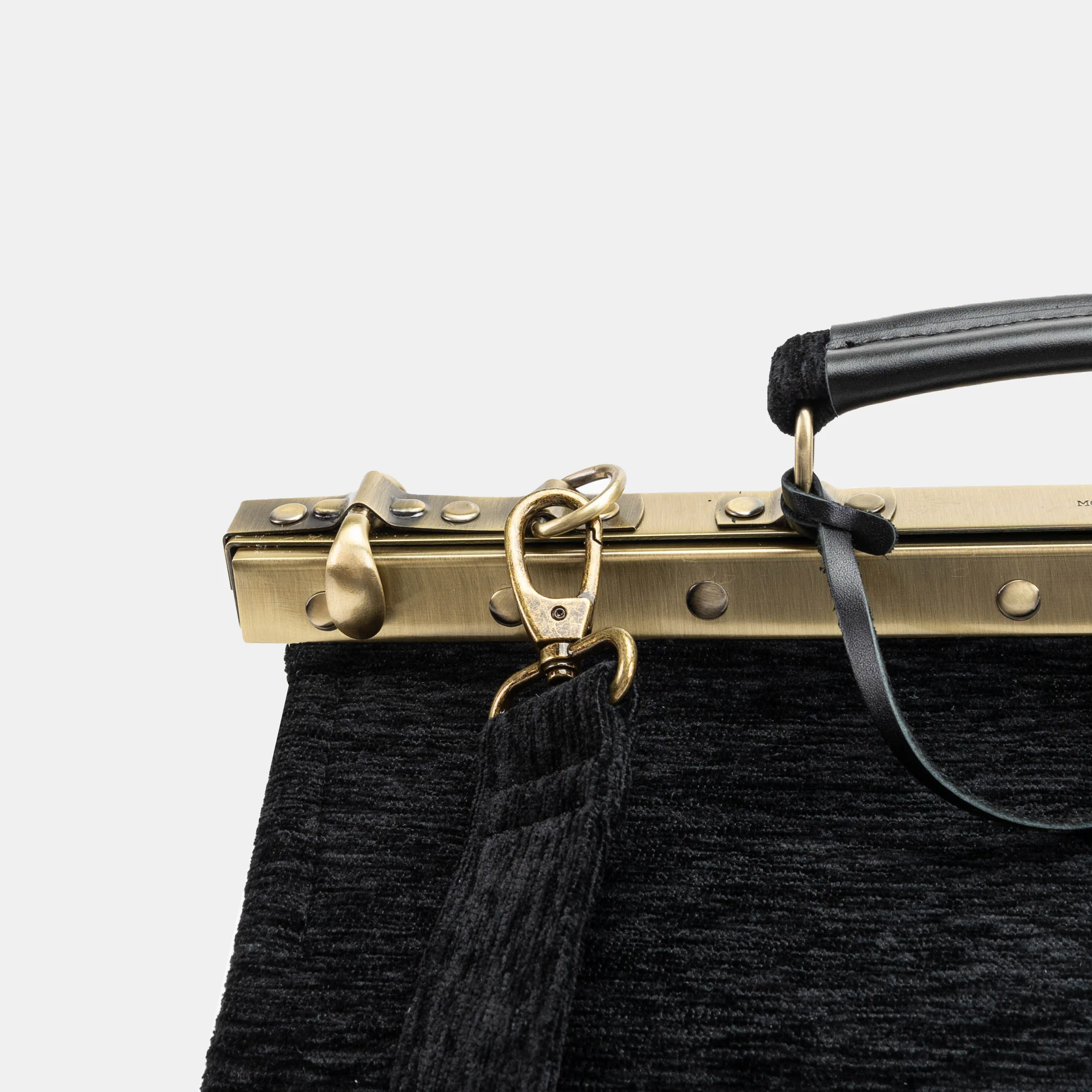 Solid Black Genevieve Carpet Gladstone Bag - Image 7