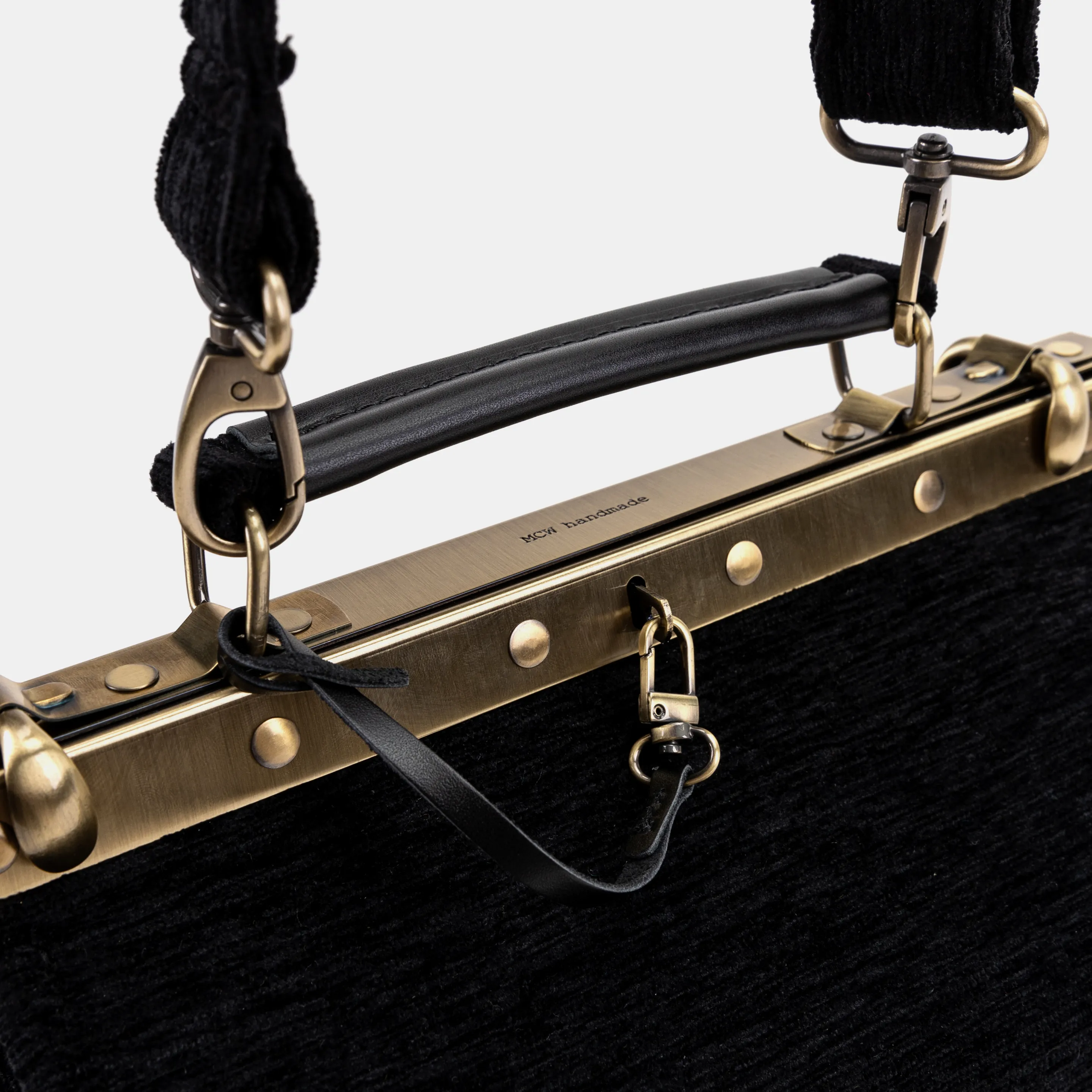 Solid Black Vivienne Carpet Purse Gladstone Bag - Image 6