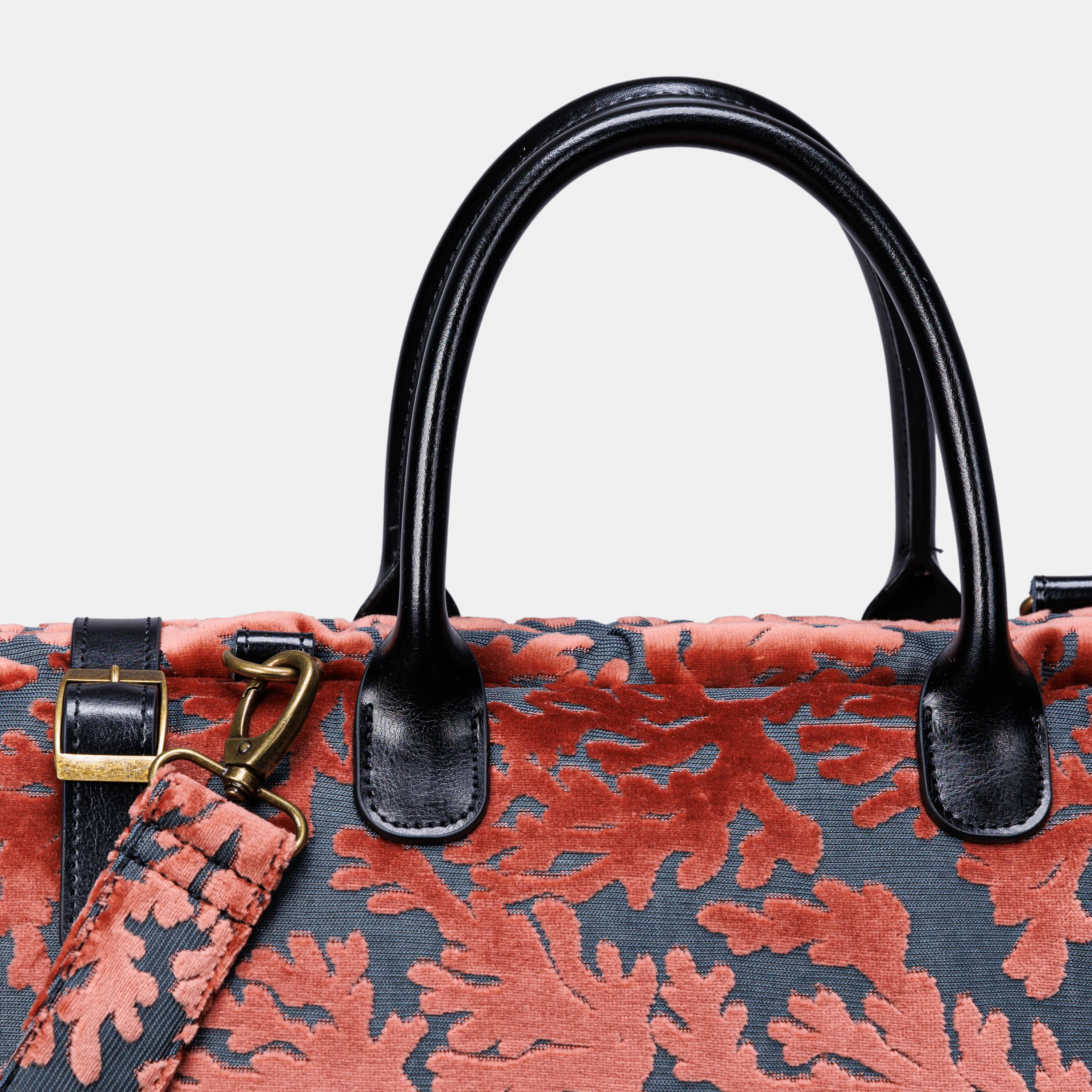 St Tropez Scuba Coral Large Carpetbag - Image 5