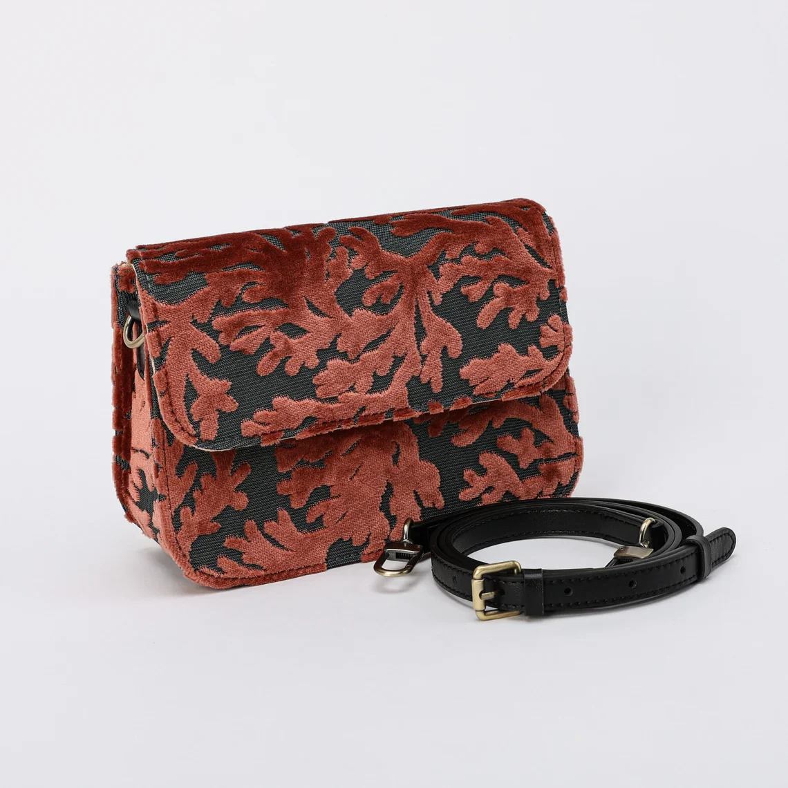 St Tropez Scuba Coral Flap Crossbody Bag - Image 3