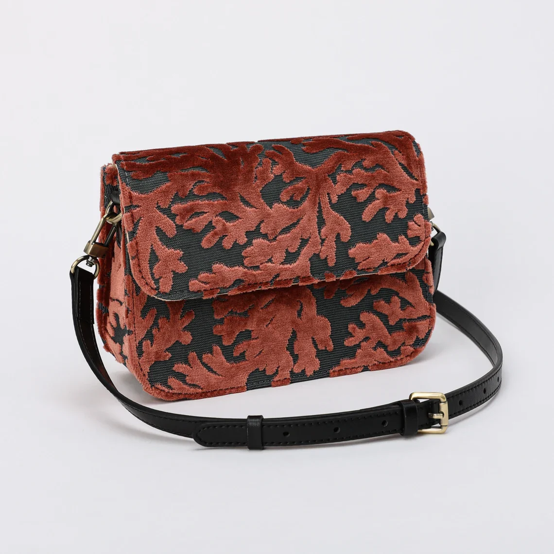 St Tropez Scuba Coral Flap Crossbody Bag - Image 4