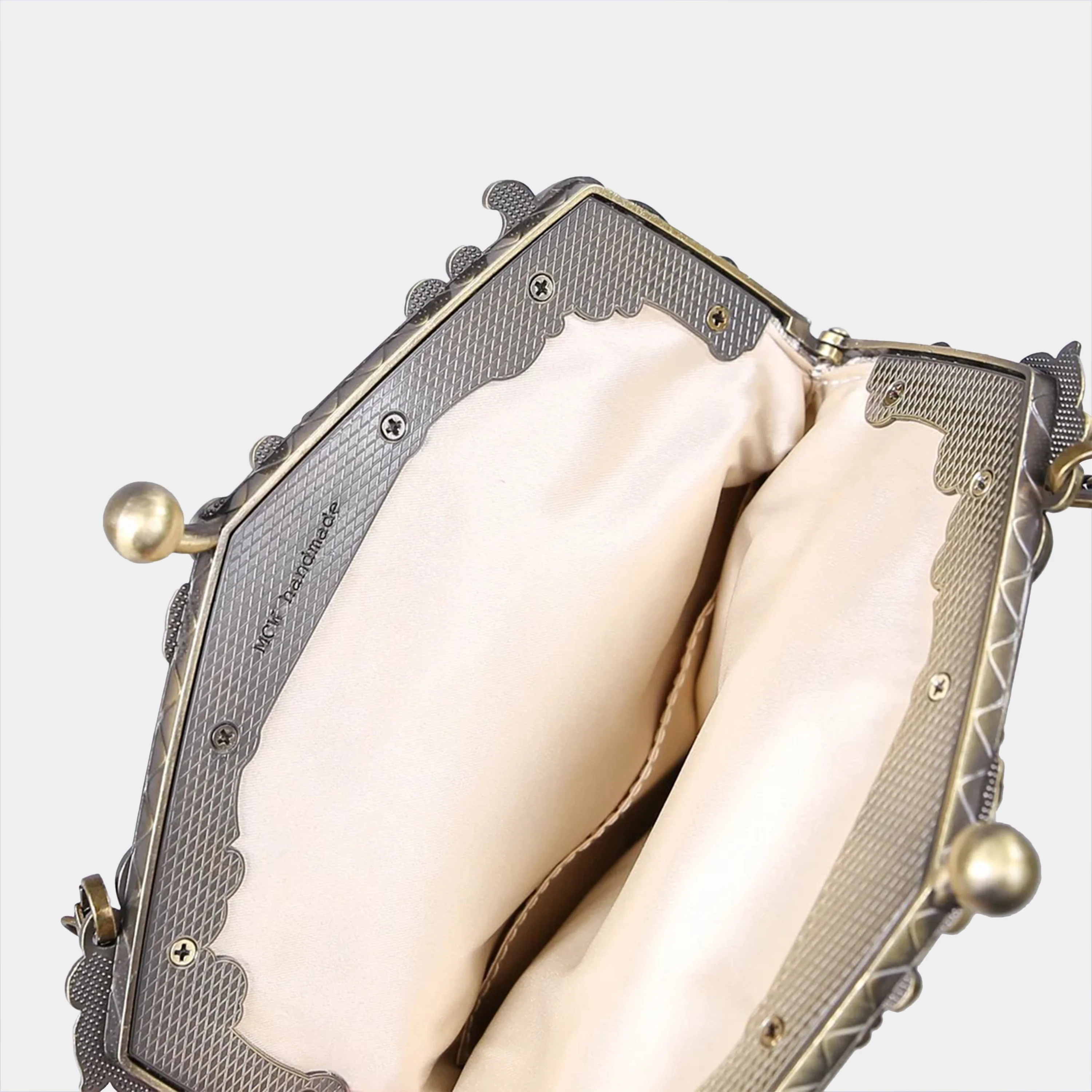Traditional Cream Chatelaine Purse Large - Image 6