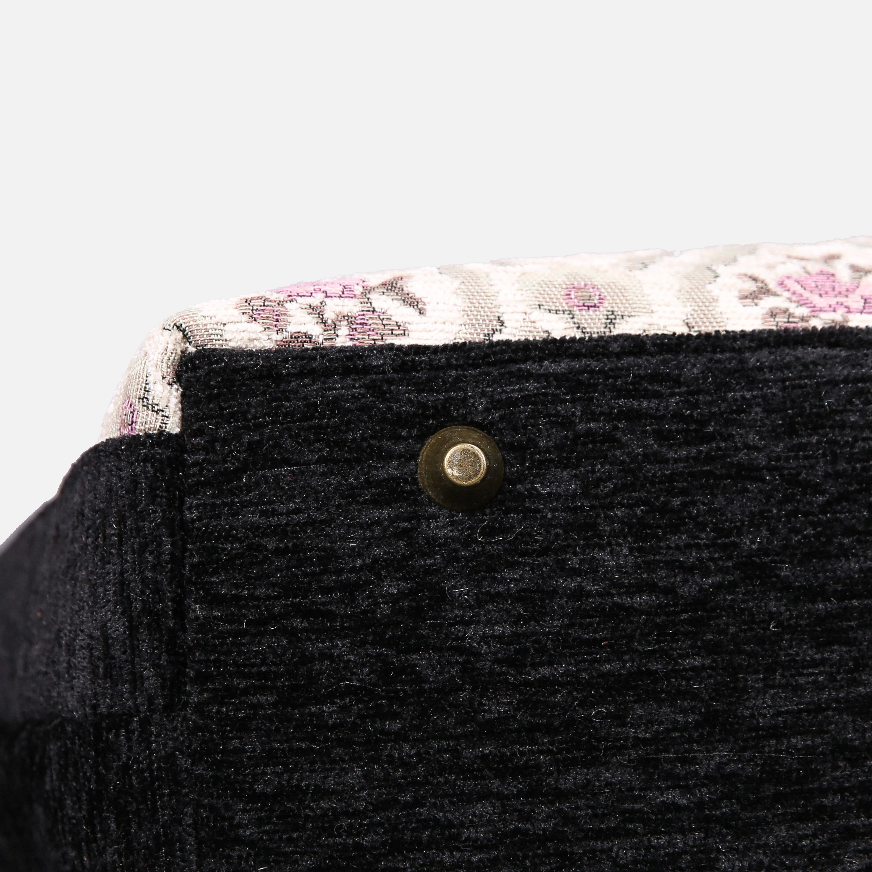 Traditional Cream Laptop Work Bag - Image 8