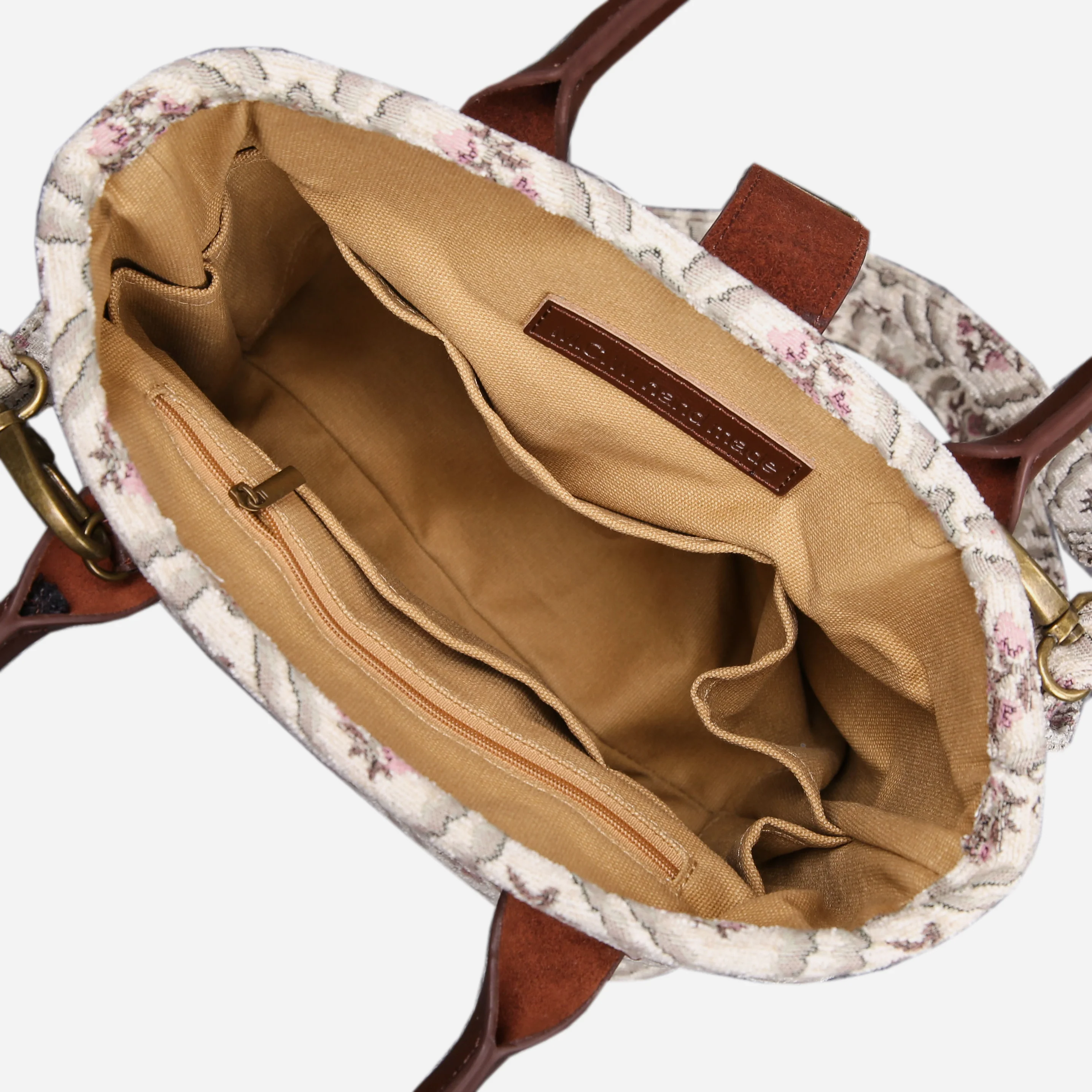 Traditional Cream Tuck Lock Carpet Satchel - Image 4
