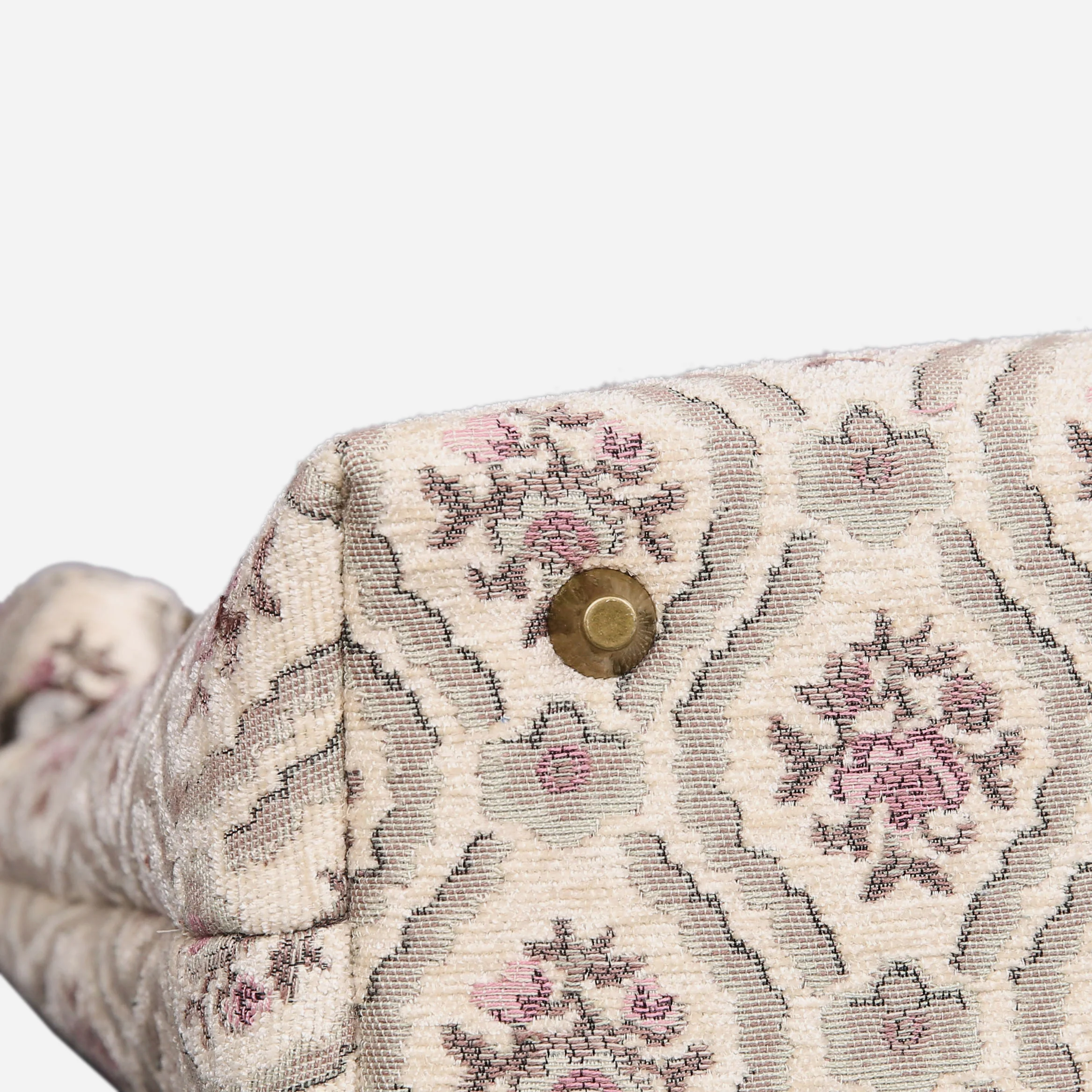 Traditional Cream Tuck Lock Carpet Satchel - Image 6