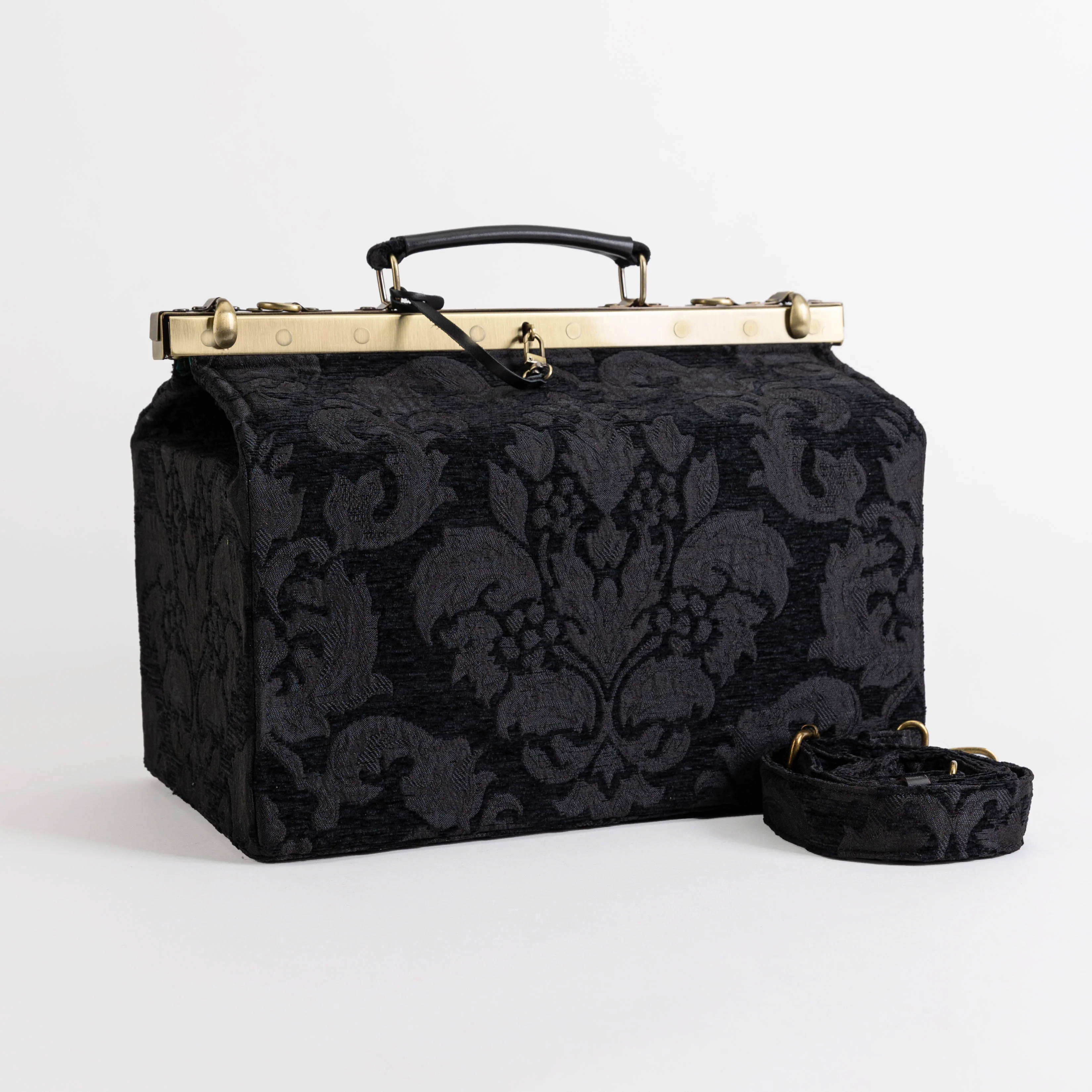Victorian Blossom Black/Black Genevieve Carpet Gladstone Bag