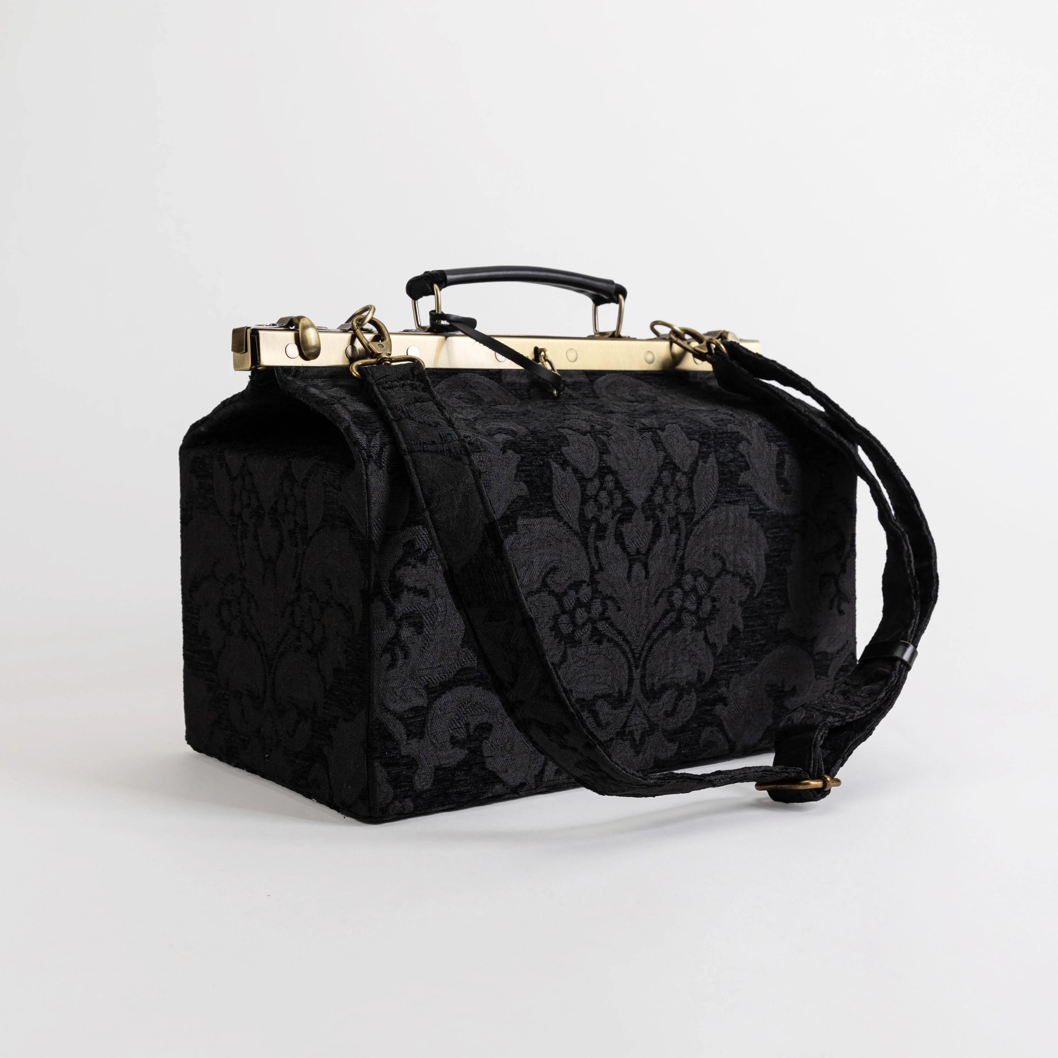 Victorian Blossom Black/Black Genevieve Carpet Gladstone Bag - Image 9