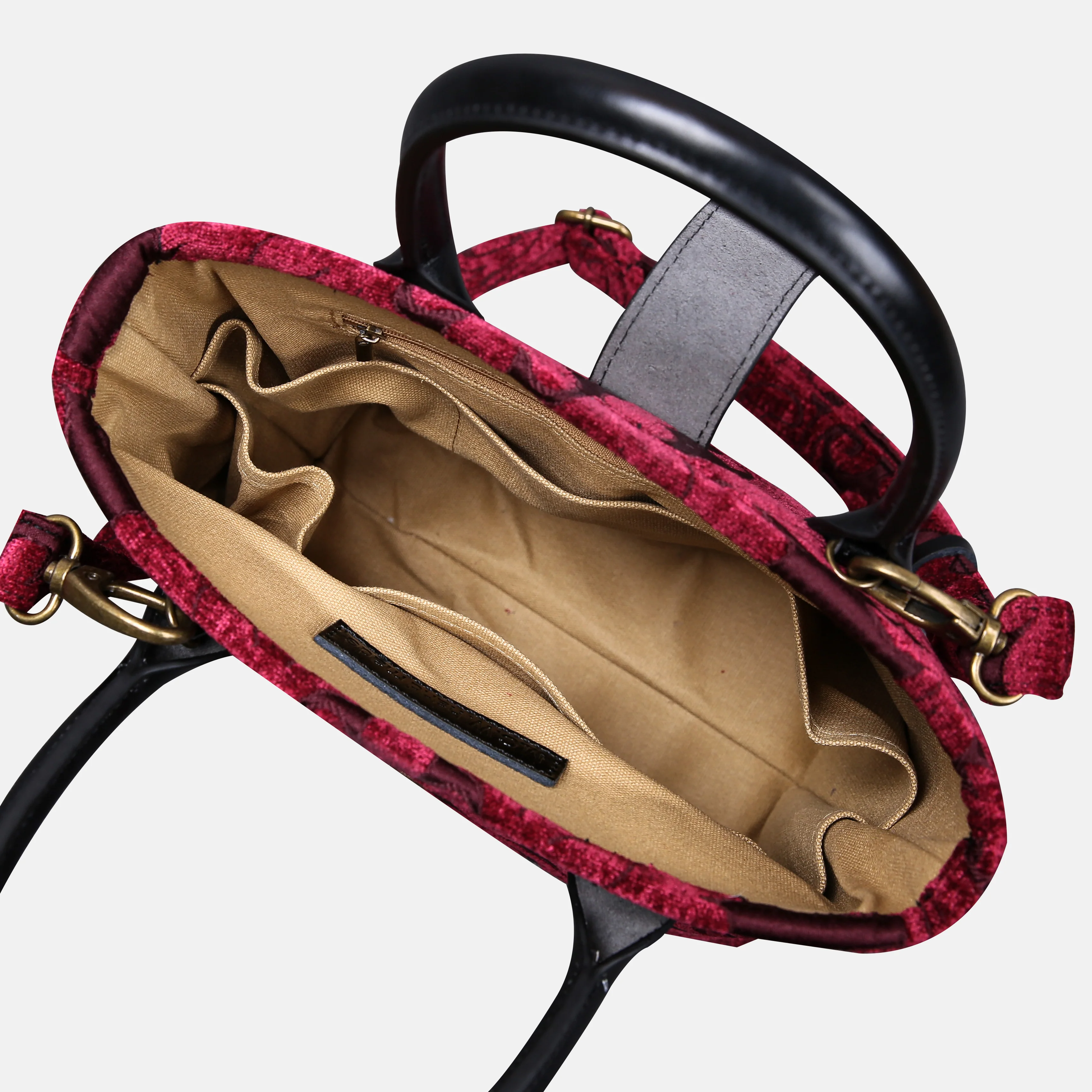 Queen Wine Tuck Lock Carpet Satchel - Image 6