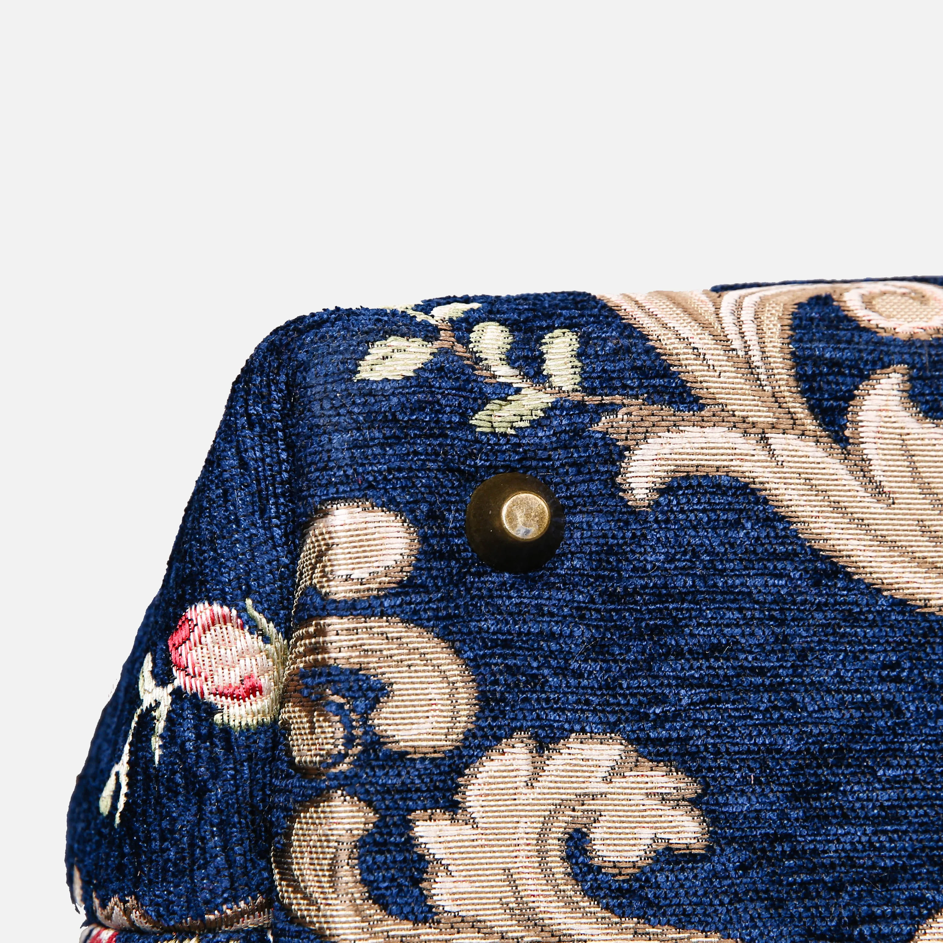 Baroque Garden Blue Carpet Handbag Purse - Image 7