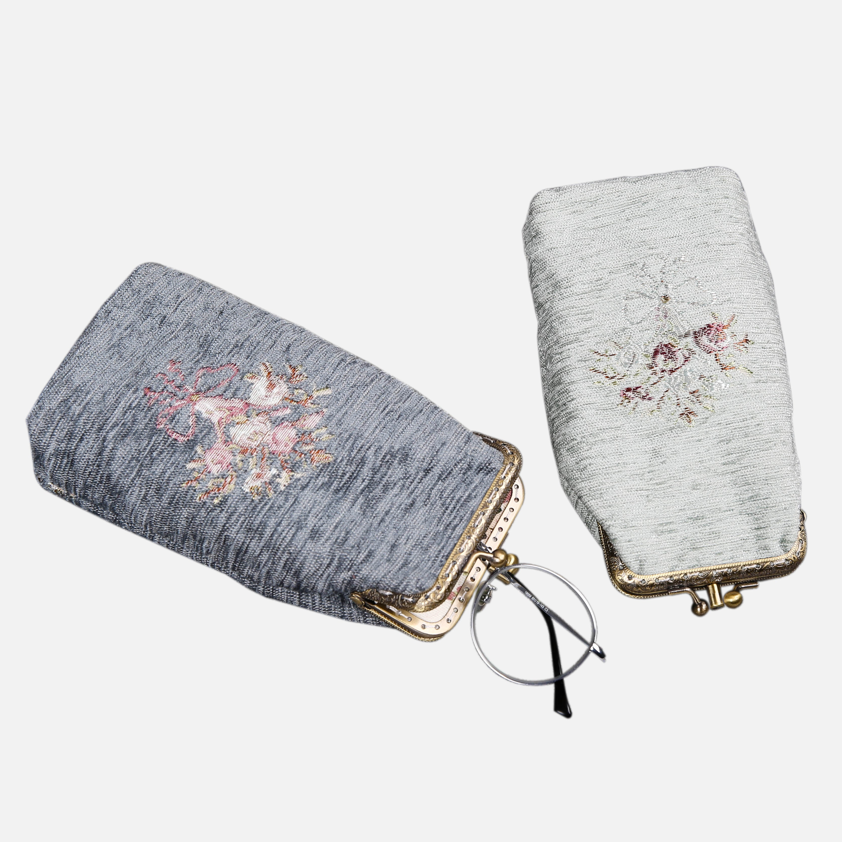 Bouquet Pattern Carpet Eyeglasses Case - Image 6