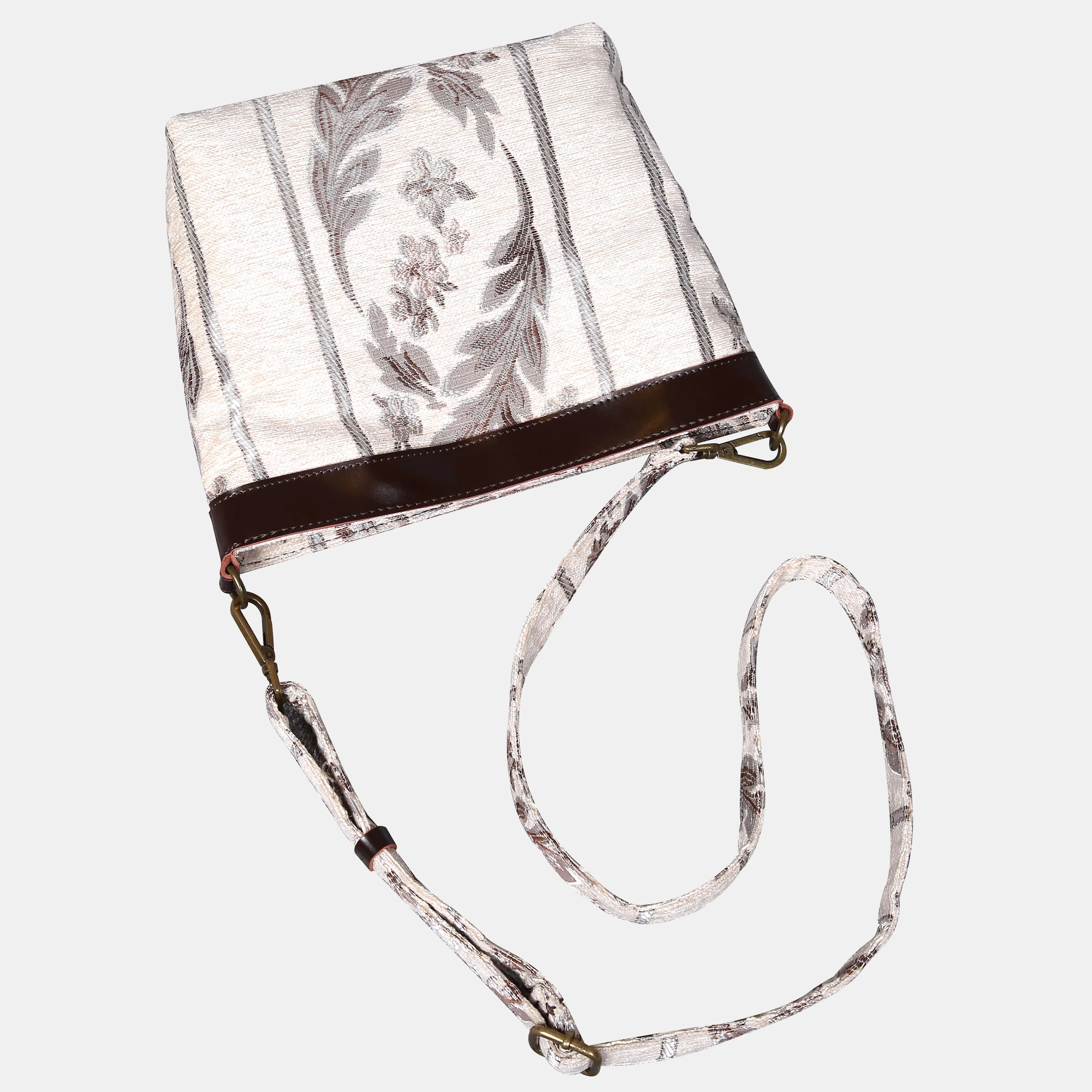 Victorian Stripes Cream Butterfly Crossbody Bag - Image 3