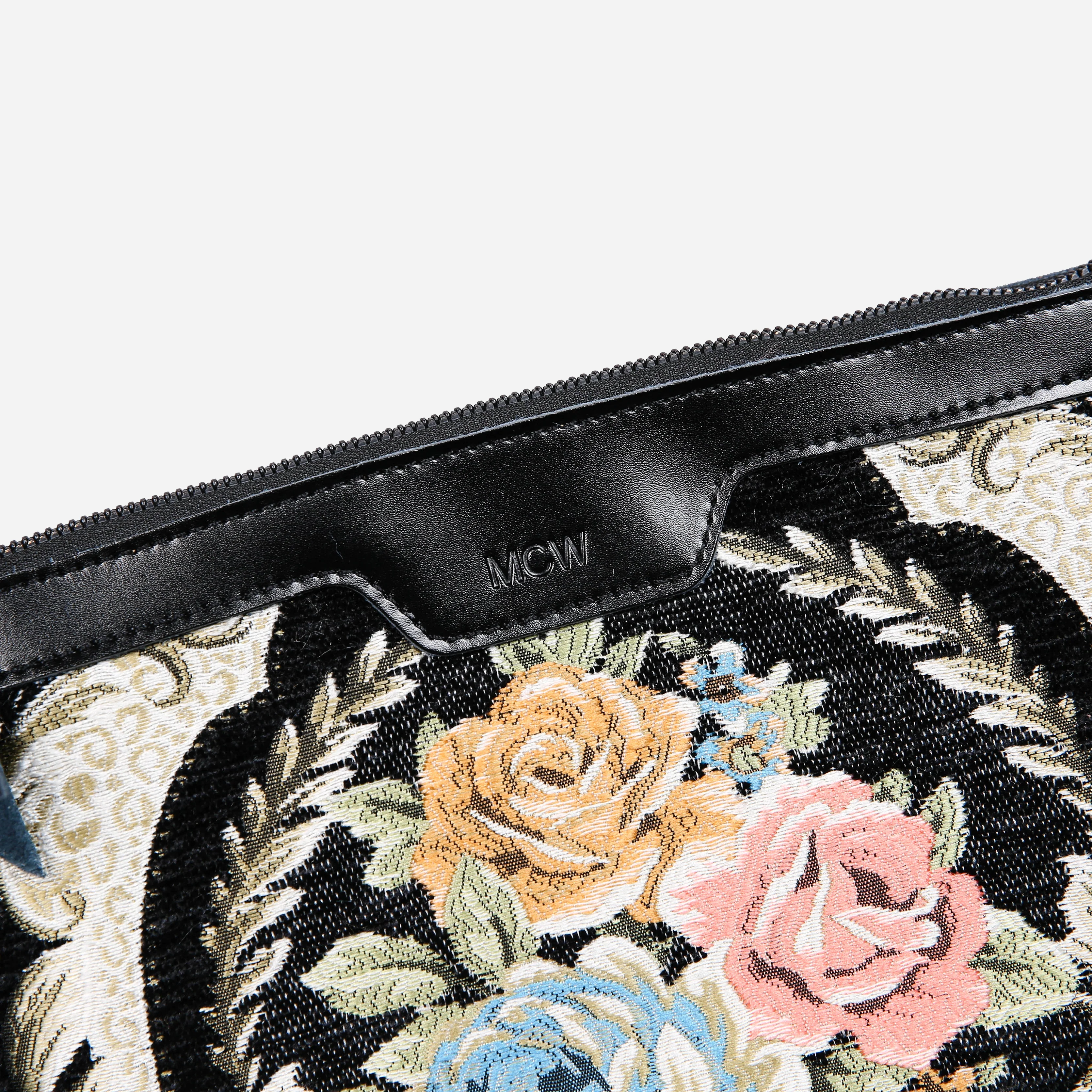 Eternal Elegance Black Carpet Makeup Bag - Image 4